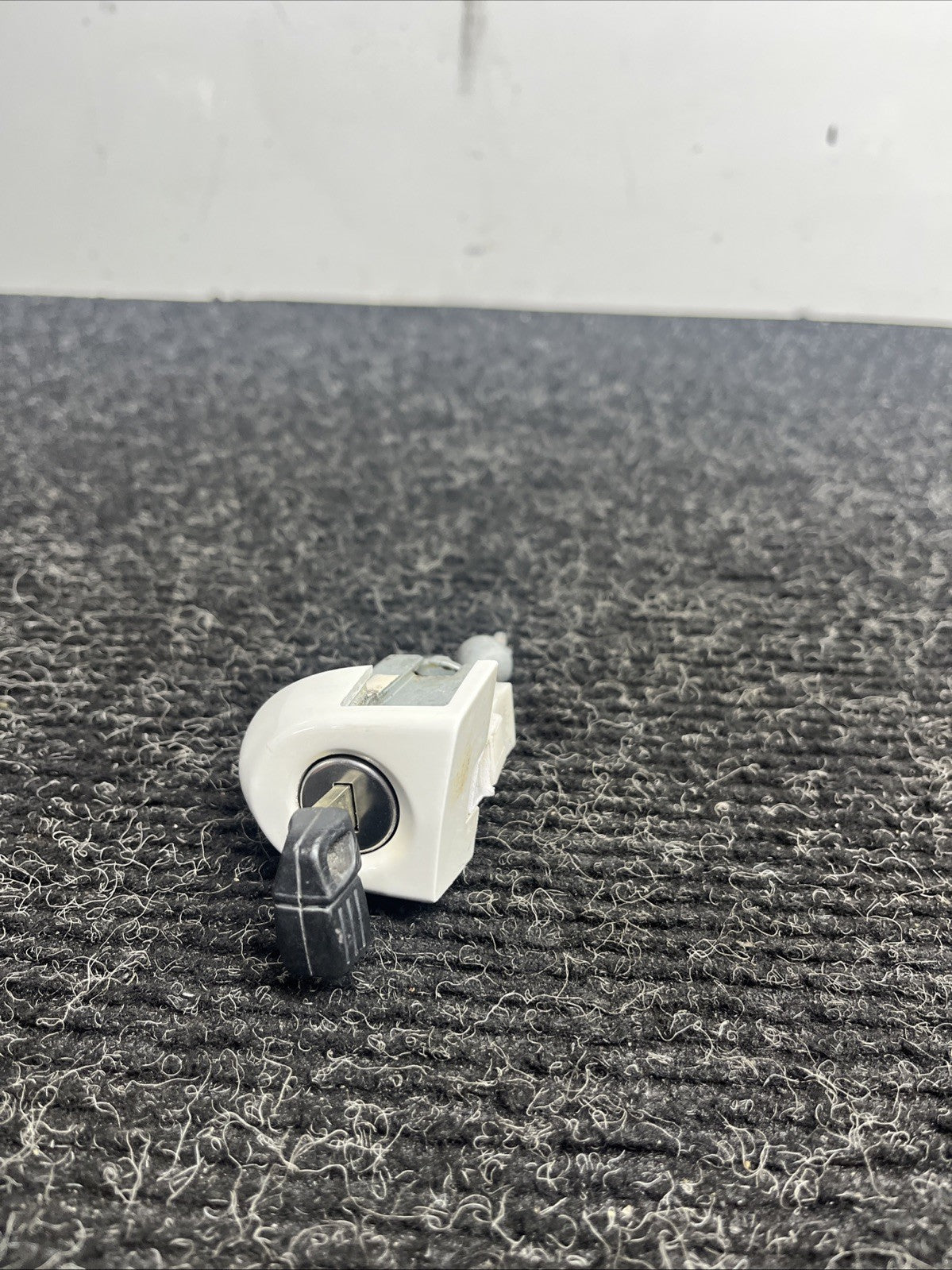 ☑️ 07-13 OEM BMW E92 E93 M3 Left Driver Door Lock Key Cylinder Mechanism White