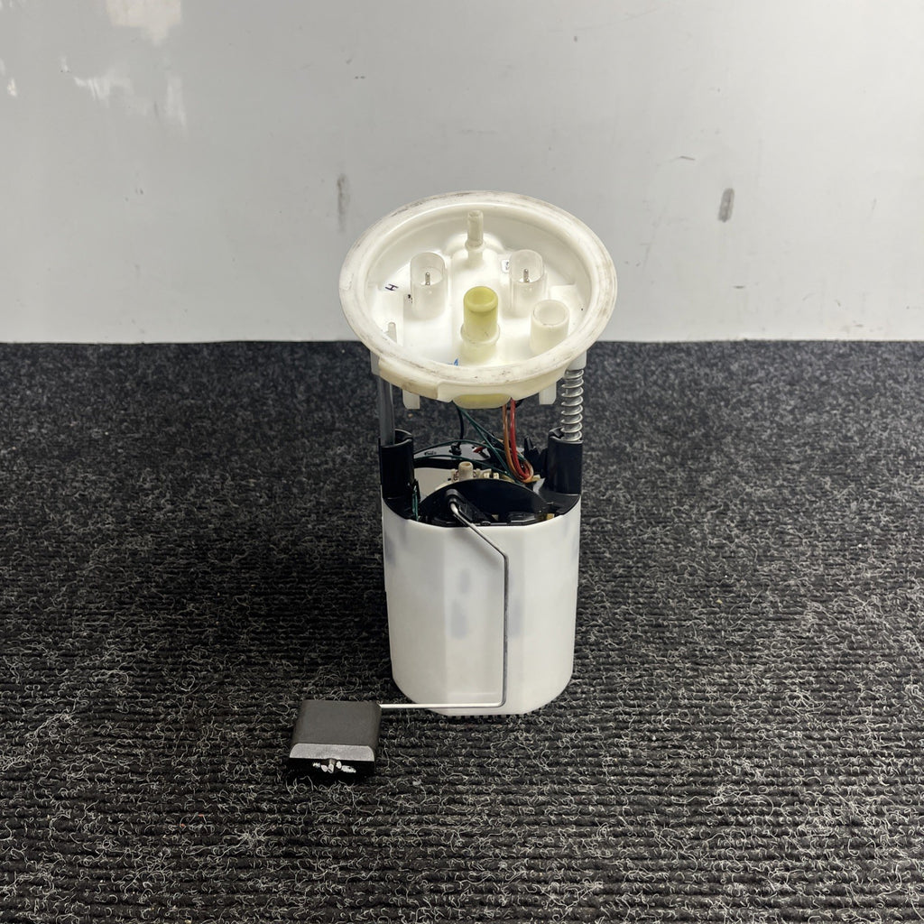 ☑️ 06-13 BMW E90 E84 E82 E88 E92 128i 135i 335i X1 Right Fuel Pump Assembly OEM