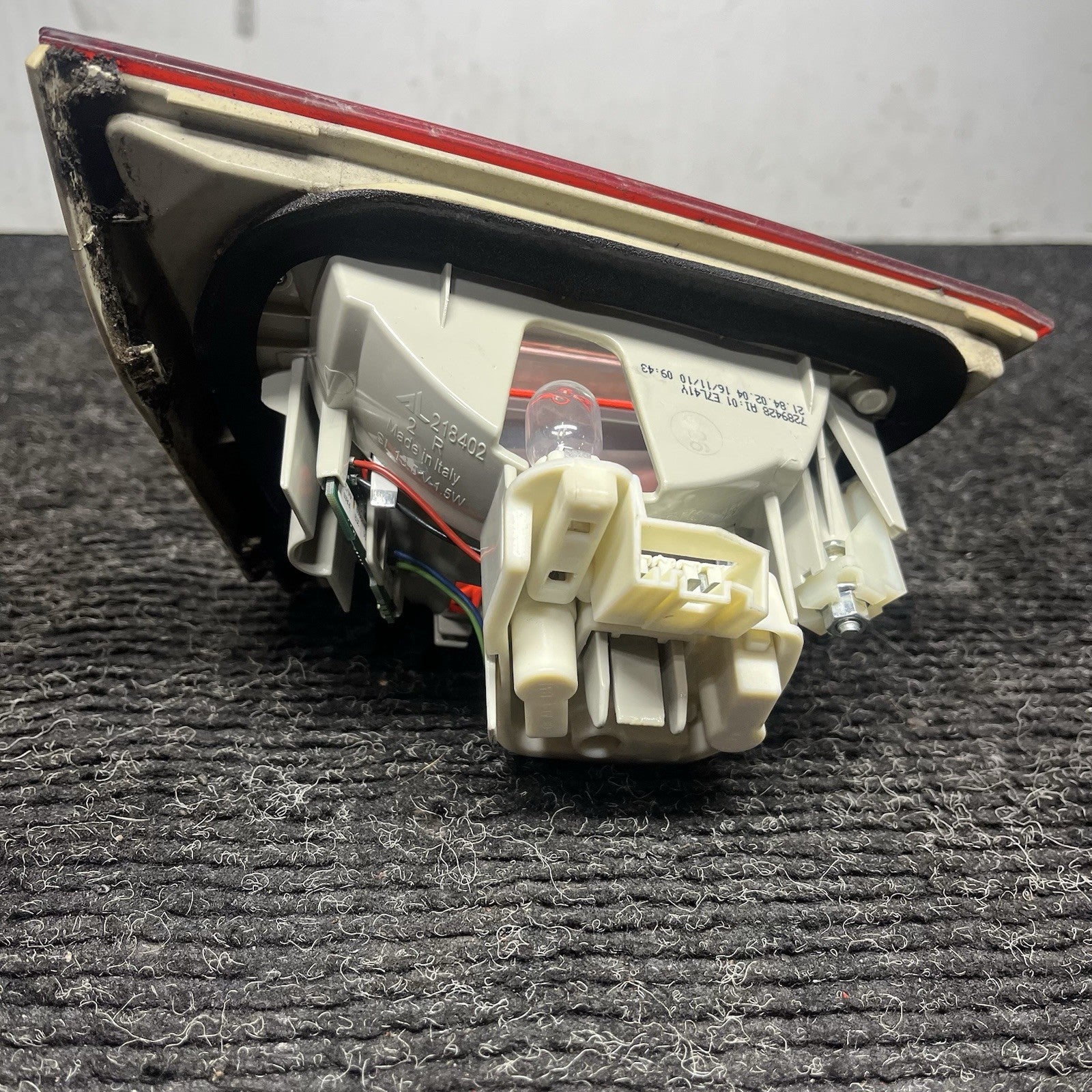 ☑️ 09-11 OEM BMW E90 LCI Sedan Rear Passenger Side Inner Tail Light Trunk Lid