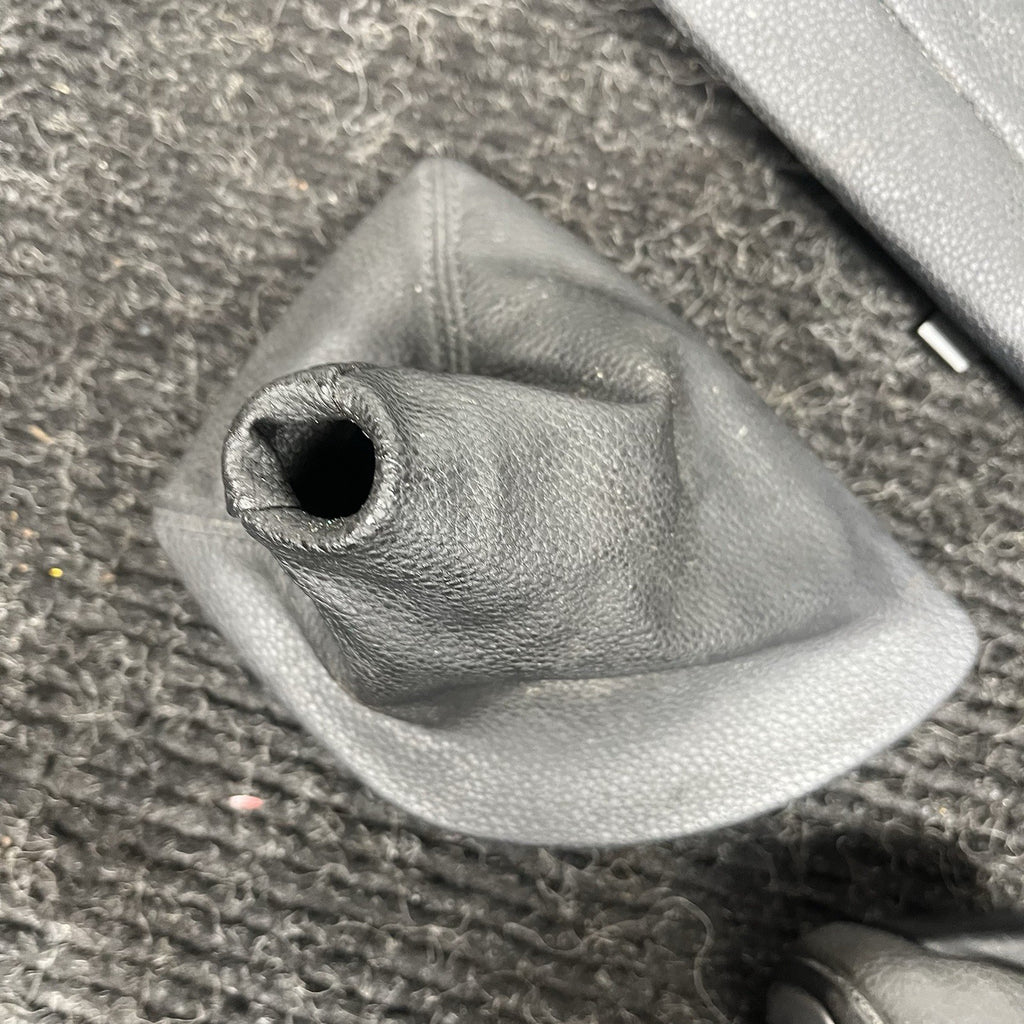 ☑️ 2007-2013 BMW E82 135i N54 AUTOMATIC TRANSMISSION GEAR SHIFT KNOB BOOT OEM