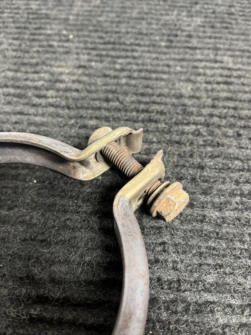 ☑️ 2008-2013 BMW 135I - OEM Exhaust Clamp 7553602
