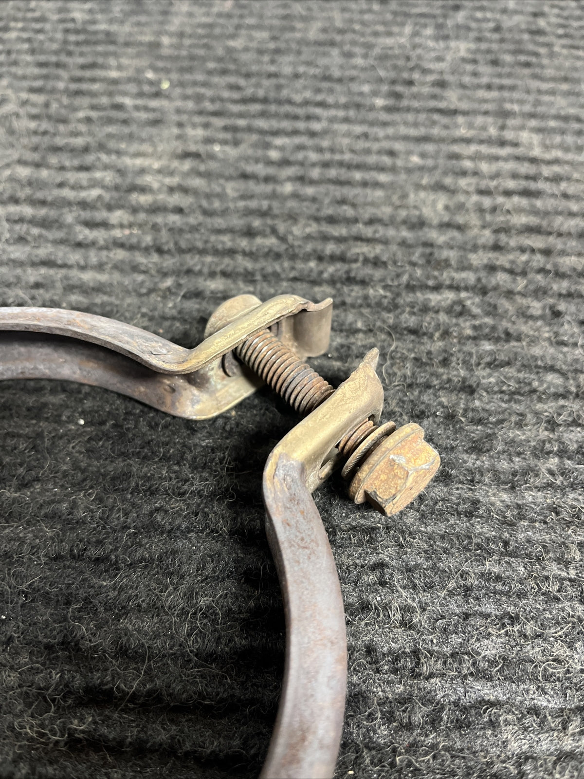 ☑️ 2008-2013 BMW 135I - OEM Exhaust Clamp 7553602