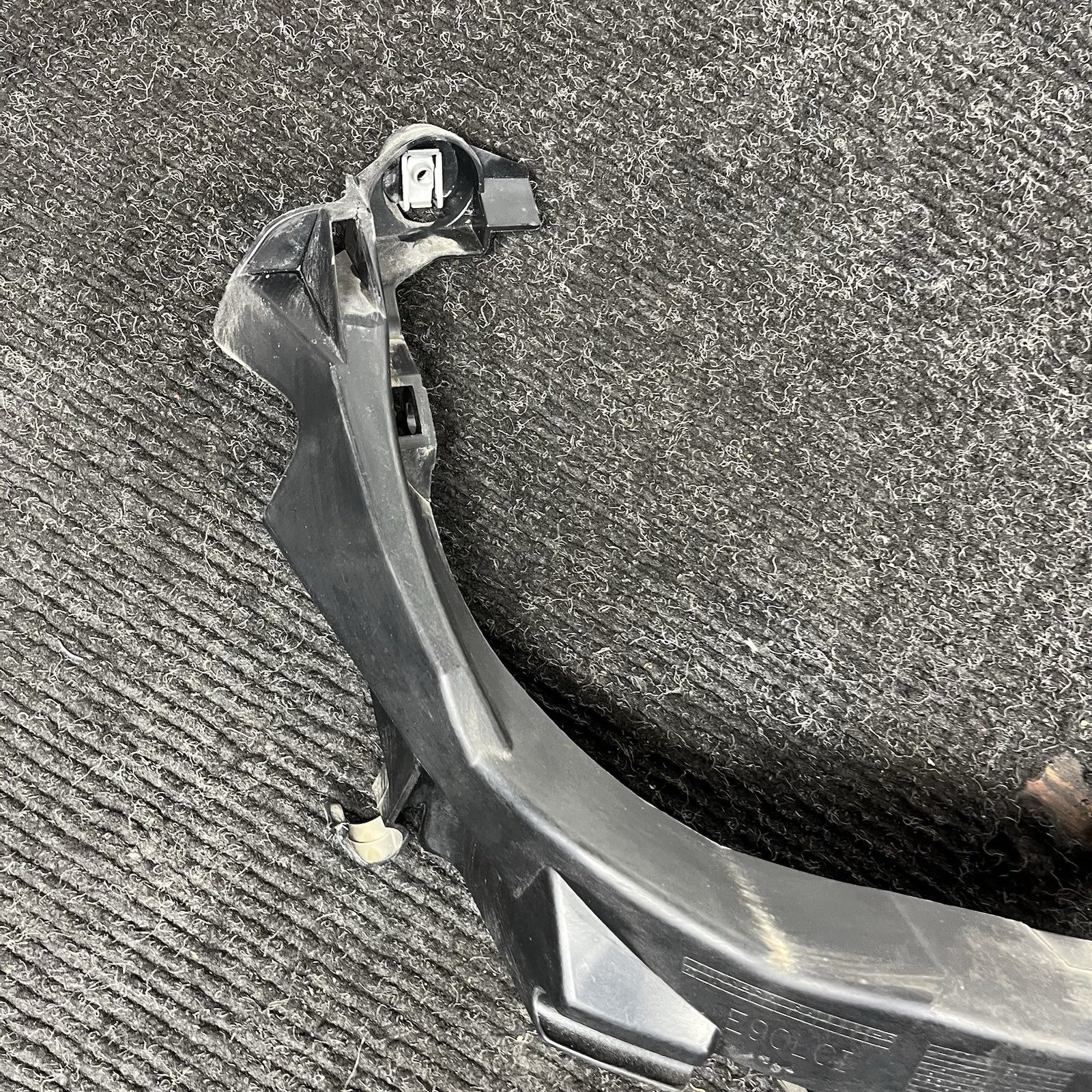 ☑️ 09-11 BMW E90 328i 335d Front Right Headlight Arm Bracket Mount 7138402 OEM