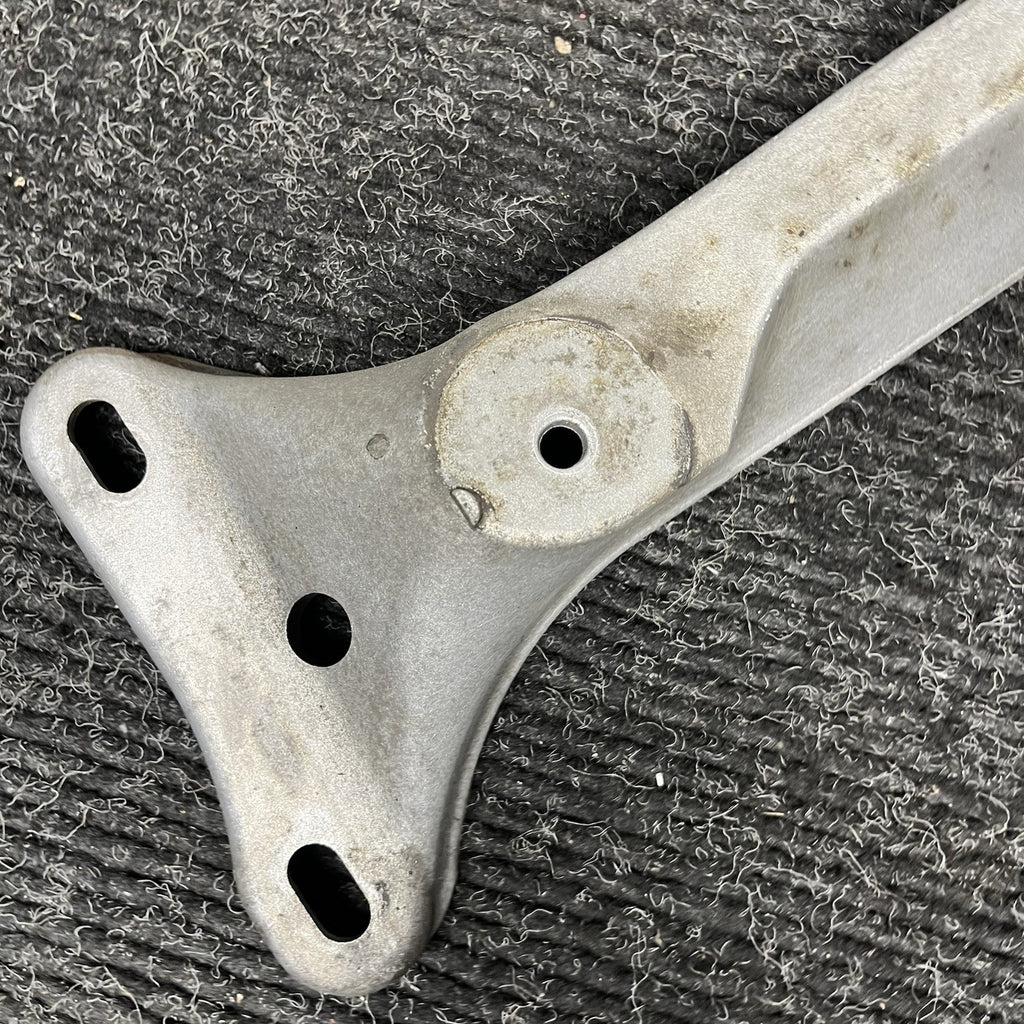☑️ 99-03 BMW E46 323i 325i 328i 330i MANUAL GEARBOX TRANSMISSION SUPPORT BRACKET