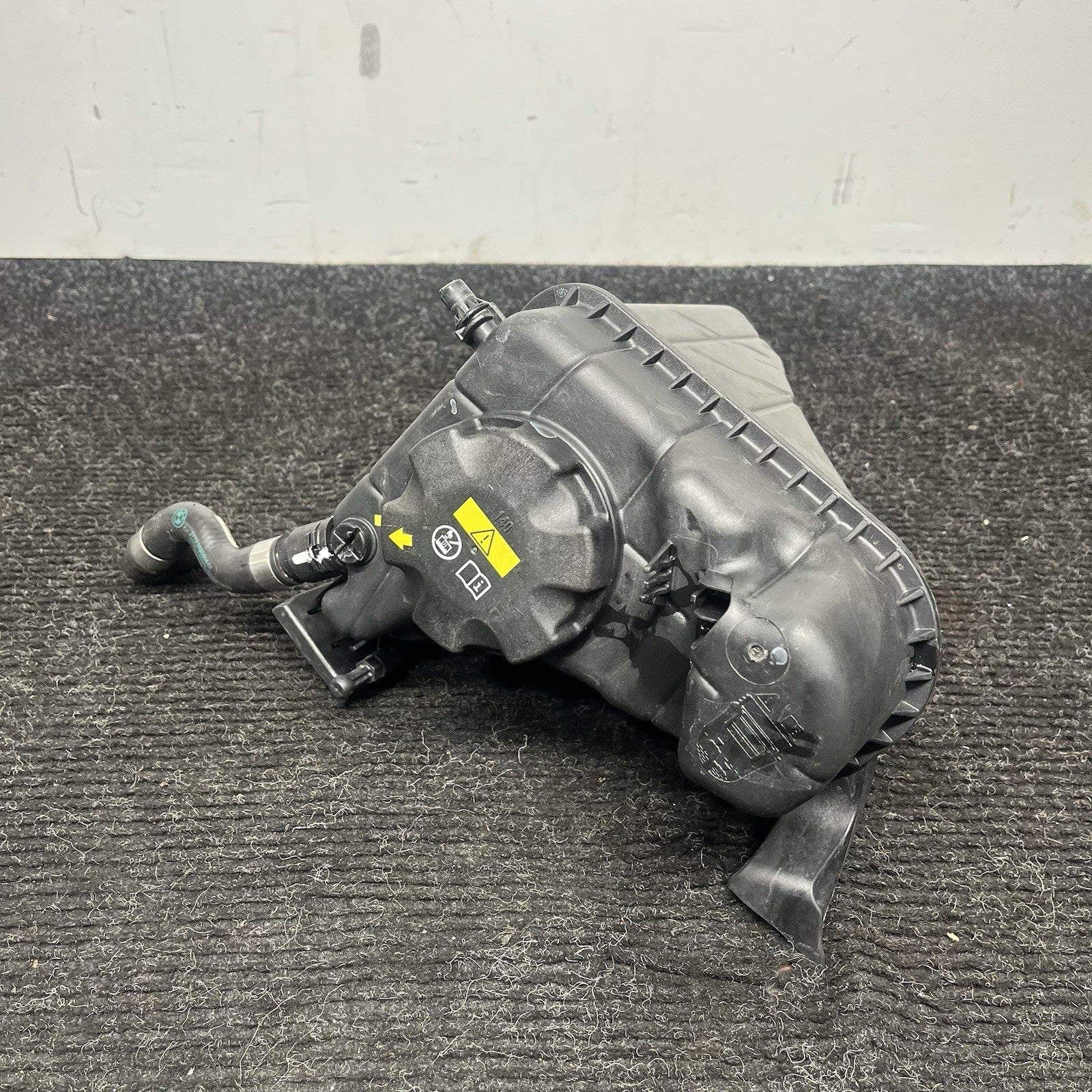 ☑️ 2014-2020 BMW 440i F36 Coolant Expansion Tank Reservoir 8677649