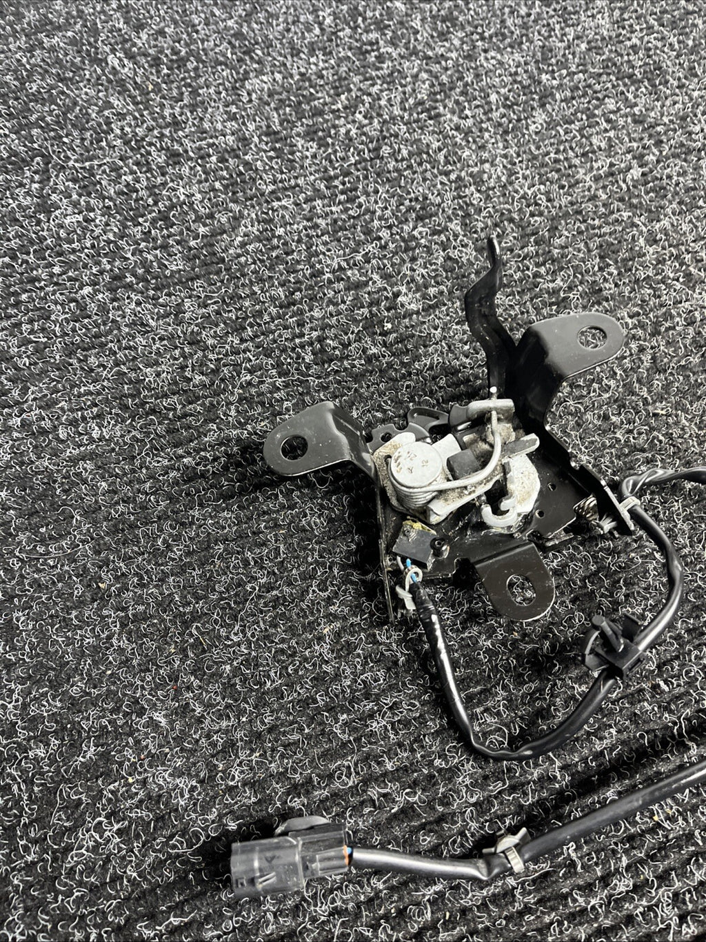 ☑️ 2022 - 2024 TOYOTA GR86 FRONT HOOD RELEASE OPEN LOCK LATCH ACTUATOR OEM