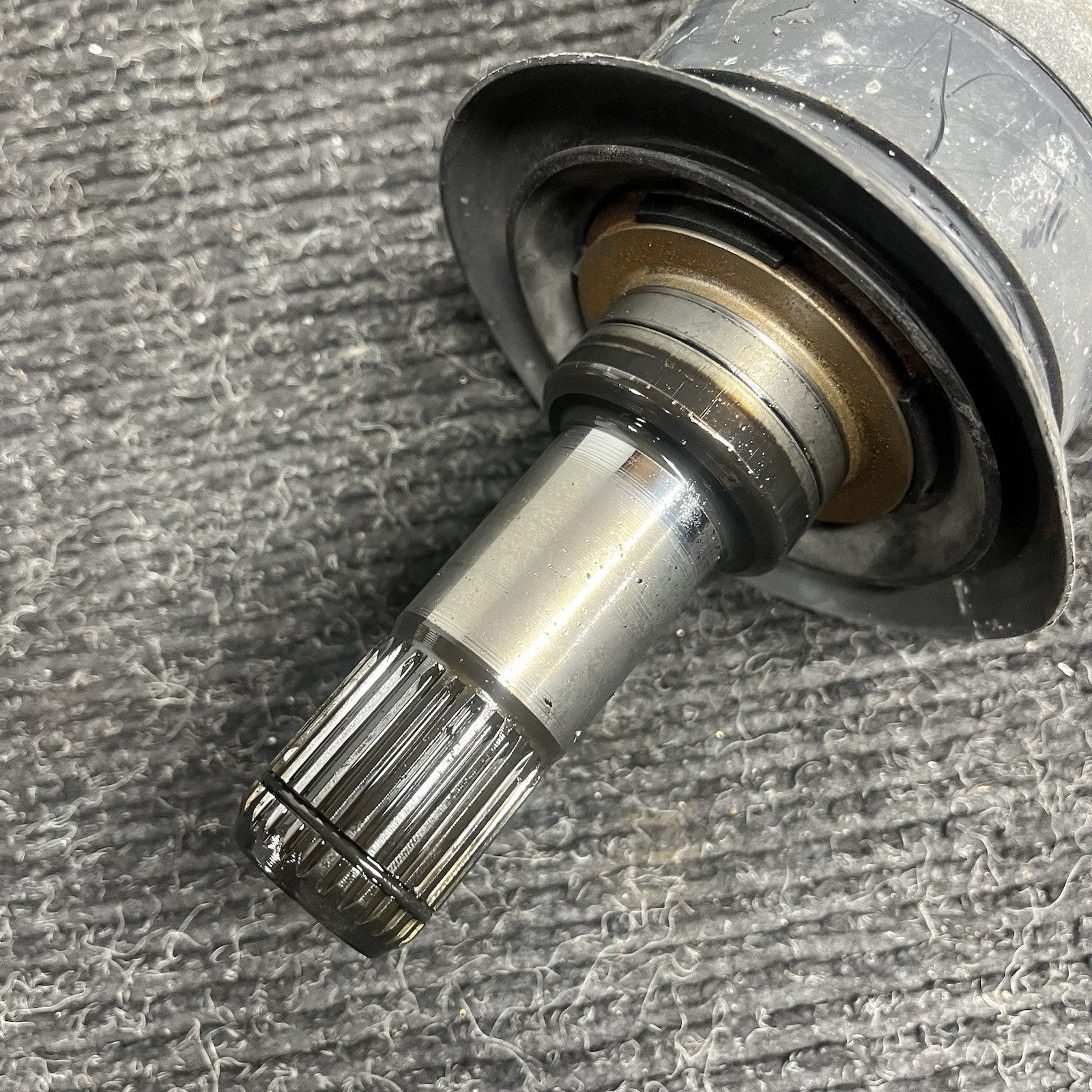 ☑️ BMW 328i 335i 428i 435i Left Rear Axle Shaft CV Joint 33207597677 OEM