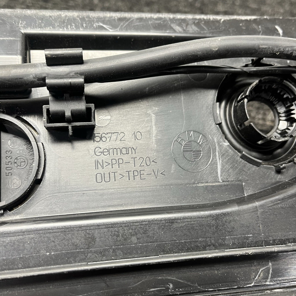 ☑️ 08-13 BMW E90 E92 E93 M3 OEM Front Windshield Wiper Cowl Panel Trim Cover OEM