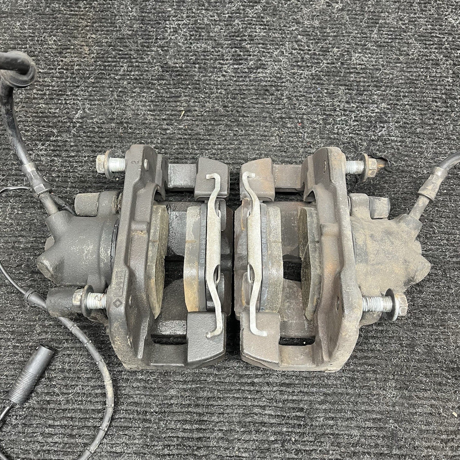 ☑️ 06-08 BMW E85 Z4 N52 3.0si RWD SET OF 2 FRONT LEFT & RIGHT BRAKE CALIPER OEM