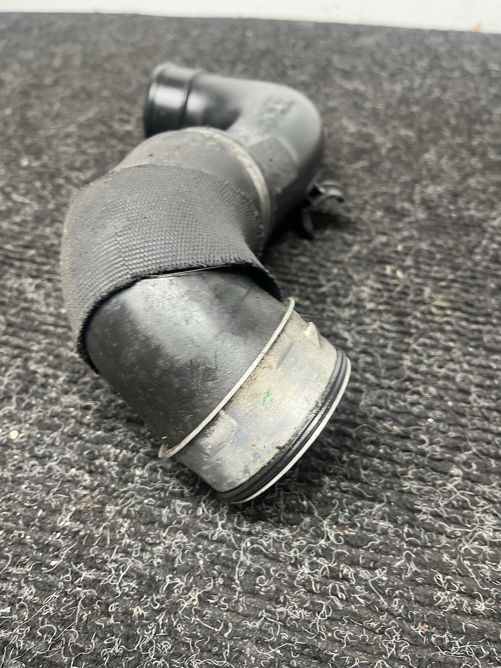 ☑️ 07-13 Bmw E82 E90 E92 135I 335I Intercooler Charge Pipe Intake Pipe Tube Oem