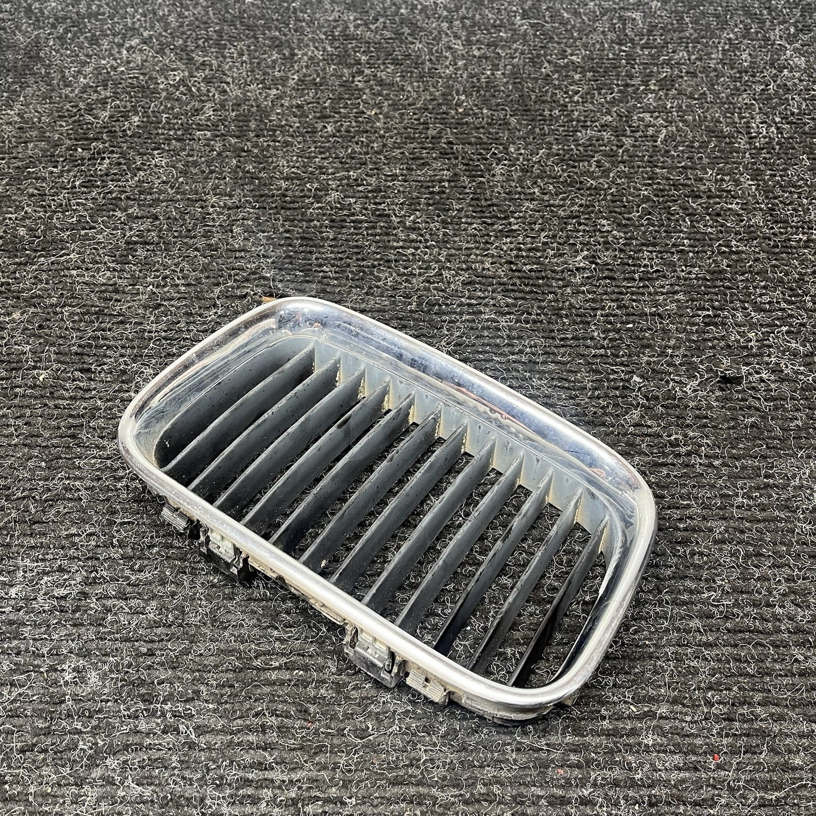 ☑️ 92-99 BMW E36 3 SERIES RIGHT PASSENGER SIDE KIDNEY VENT GRILLE PANEL TRIM OEM