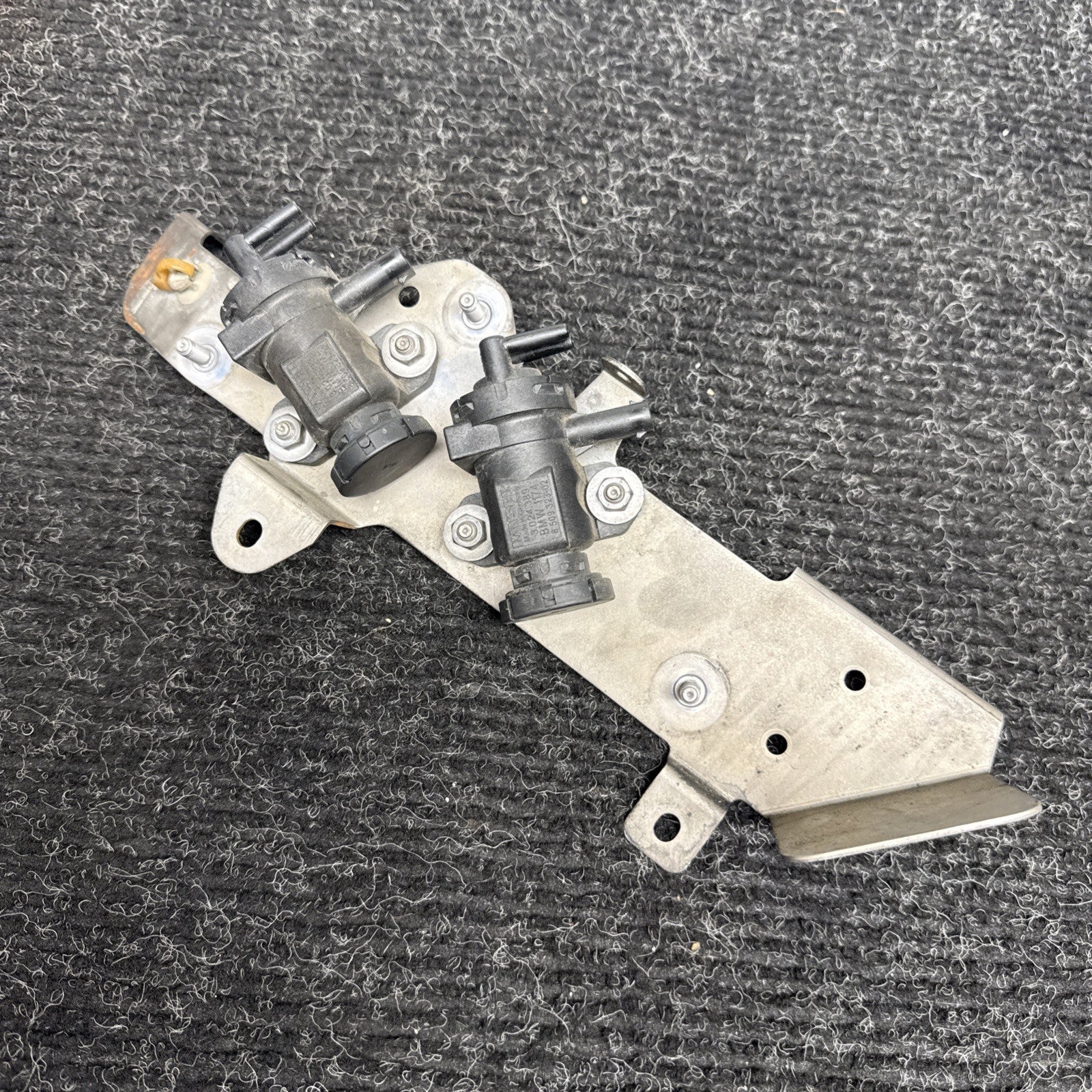 ✅ 09-13 BMW E90 M57 335d X5 Diesel Turbo Pressure Valve 8509323 OEM W/ Bracket