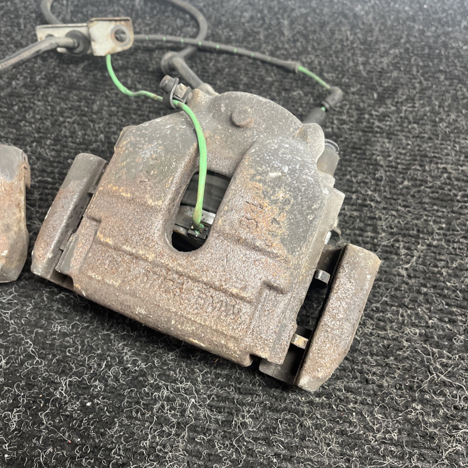 ☑️ 01-06 BMW E46 330i 330Ci RWD FRONT LEFT & RIGHT BRAKE CALIPER SET OEM