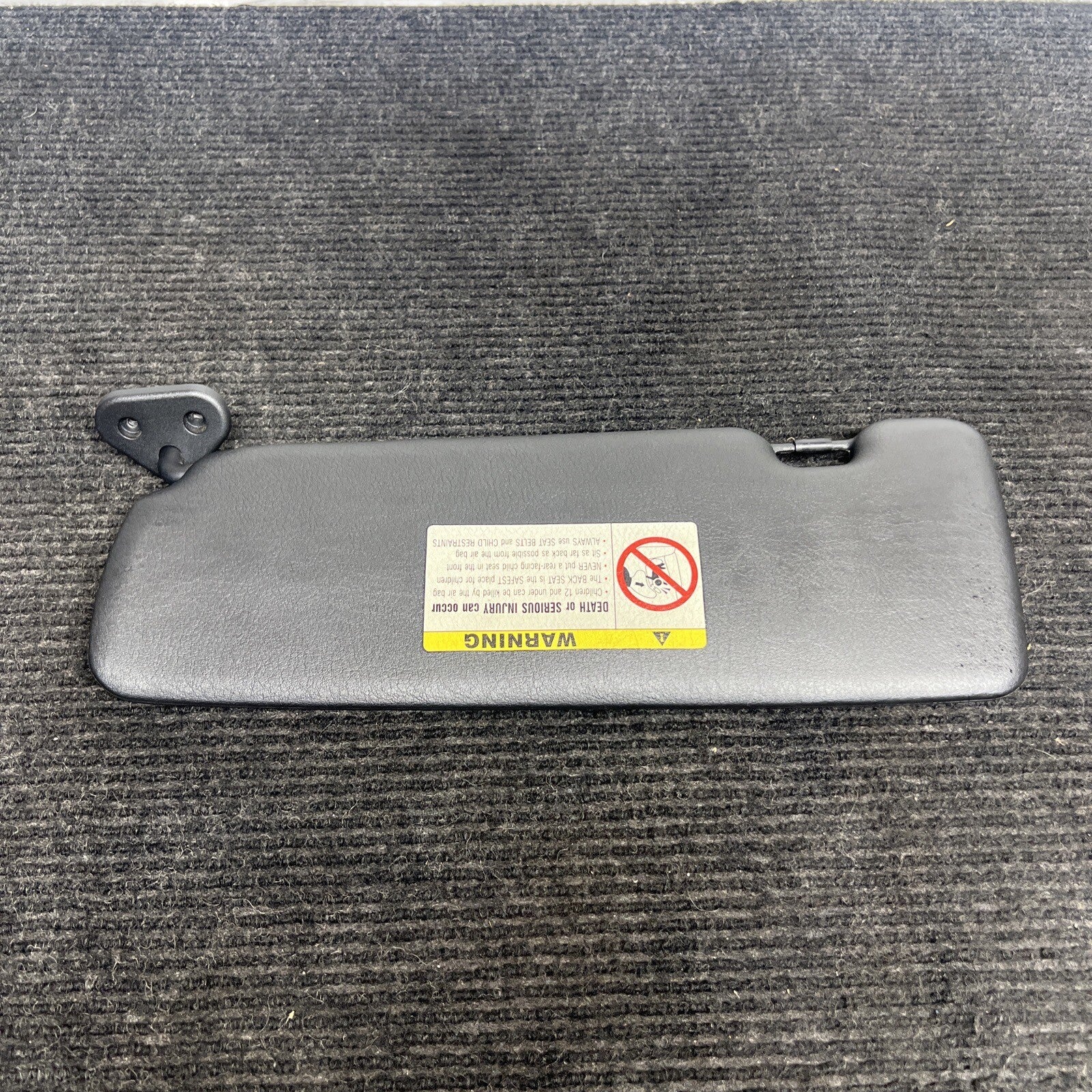 ☑️ 2001-2006 BMW 3 Series E46 Convertible Sun Visor  101-0232400 Passenger