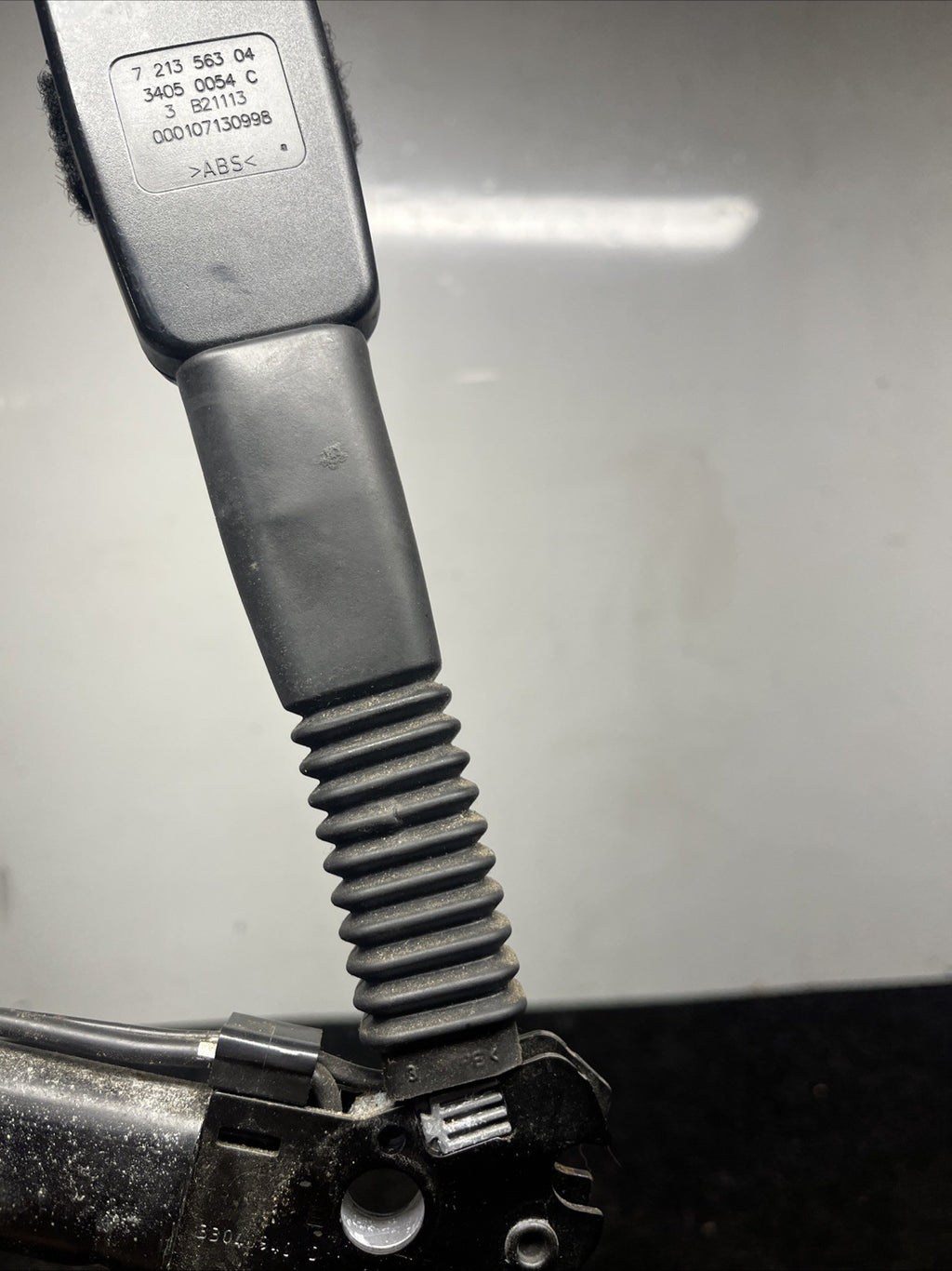 ☑️06-12 BMW 335i 325i 328i LH Left FRONT SeatBelt Tensioner Buckle OEM 721356304