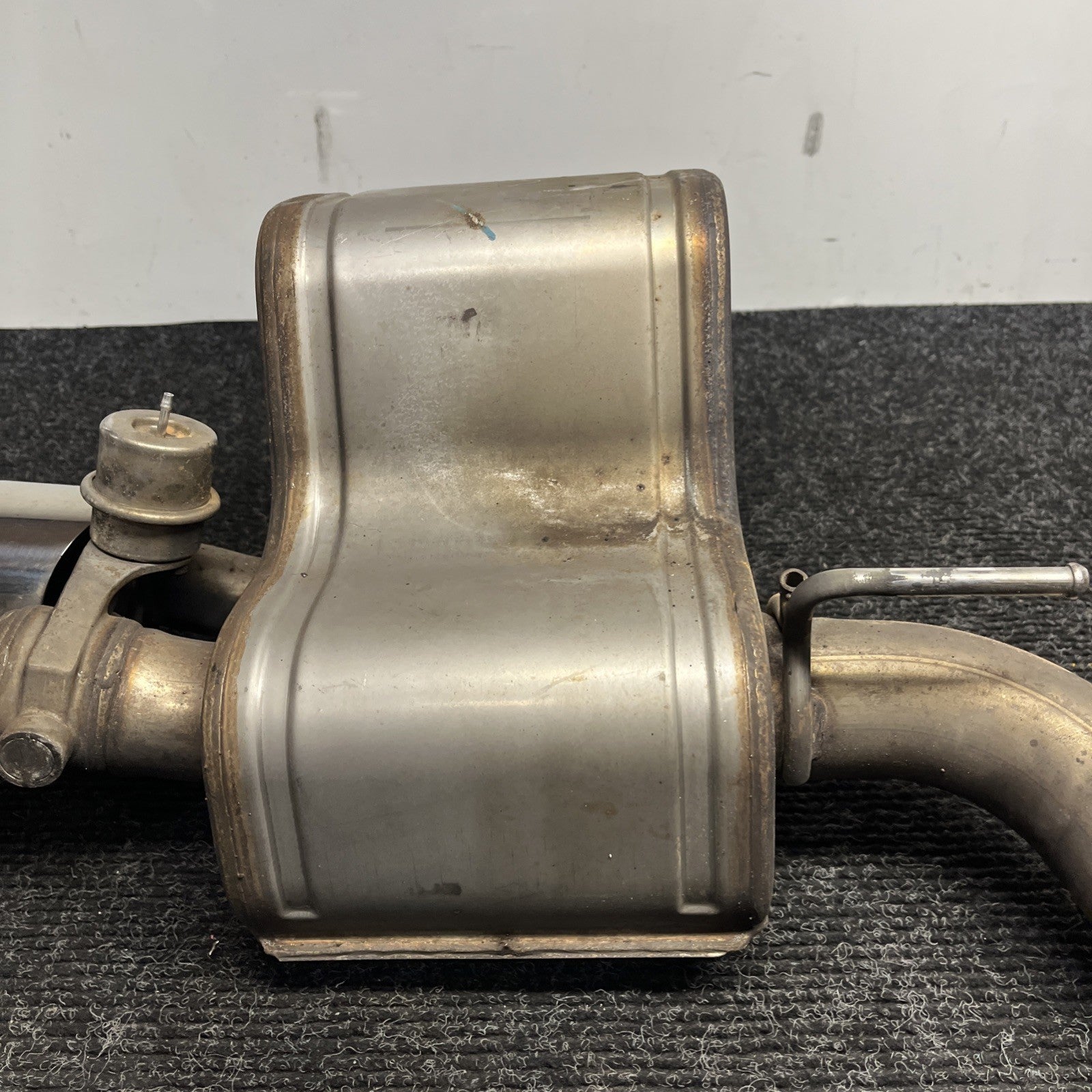 ☑️ 14-19 Ghibli 3.0L Motor Engine Passenger Side Right Exhaust Muffler OEM