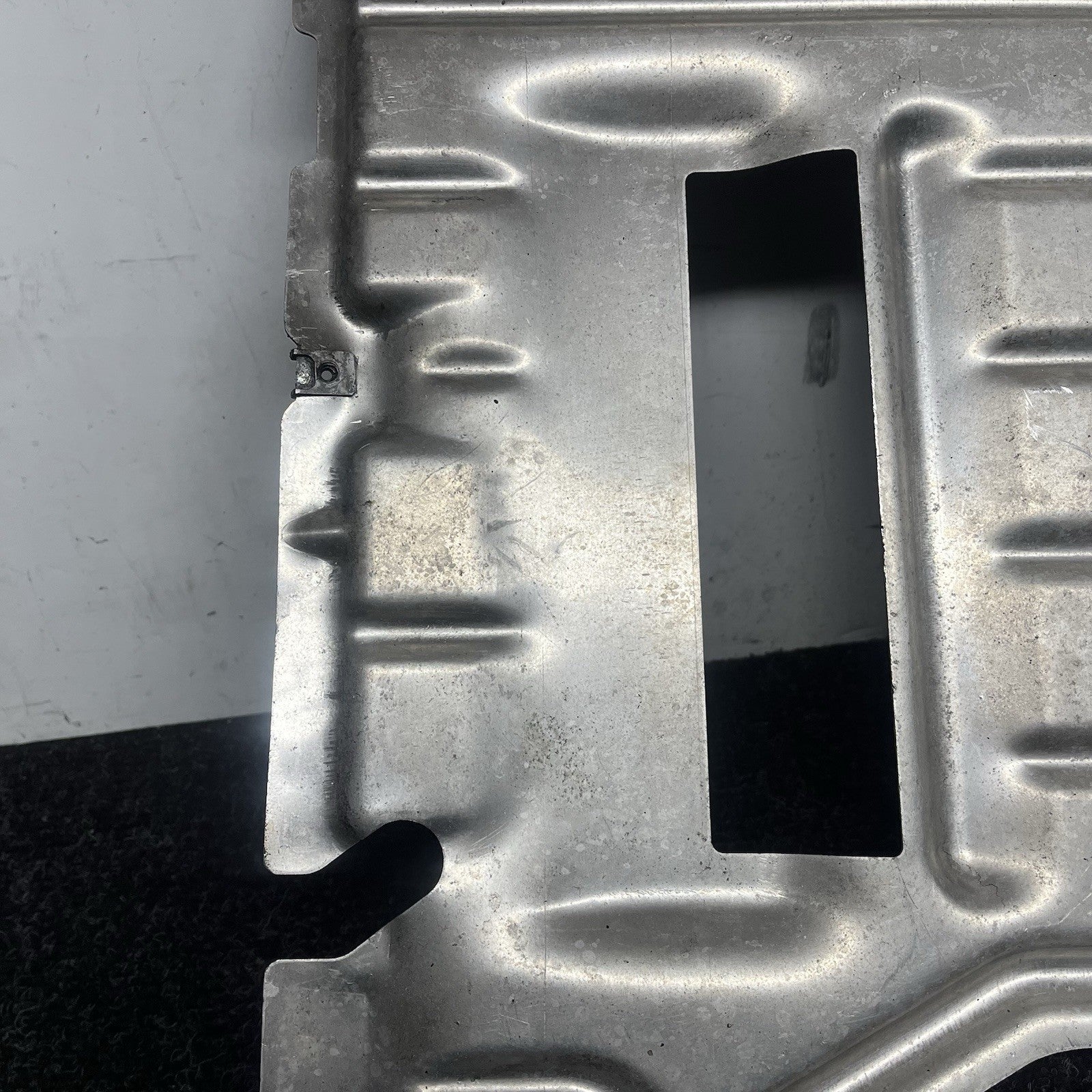 ☑️ 2007-2013 BMW X5 - Center Underbody Shield Panel / Liner 7158386