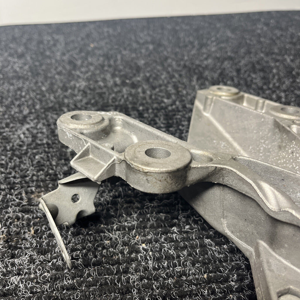 ☑️ BMW E90 E91 E92 Engine Mount Bracket Left N54 6760317 Motor Mount Bracket