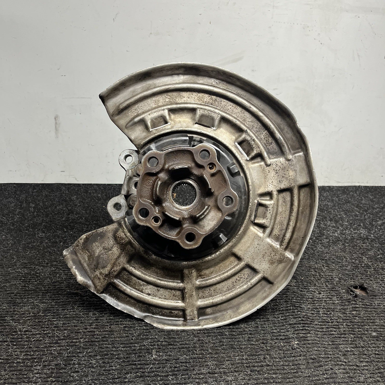☑️ 15-20 OEM BMW F80 F82 F83 M4 Rear Driver Wheel Hub Spindle Knuckle Assembly