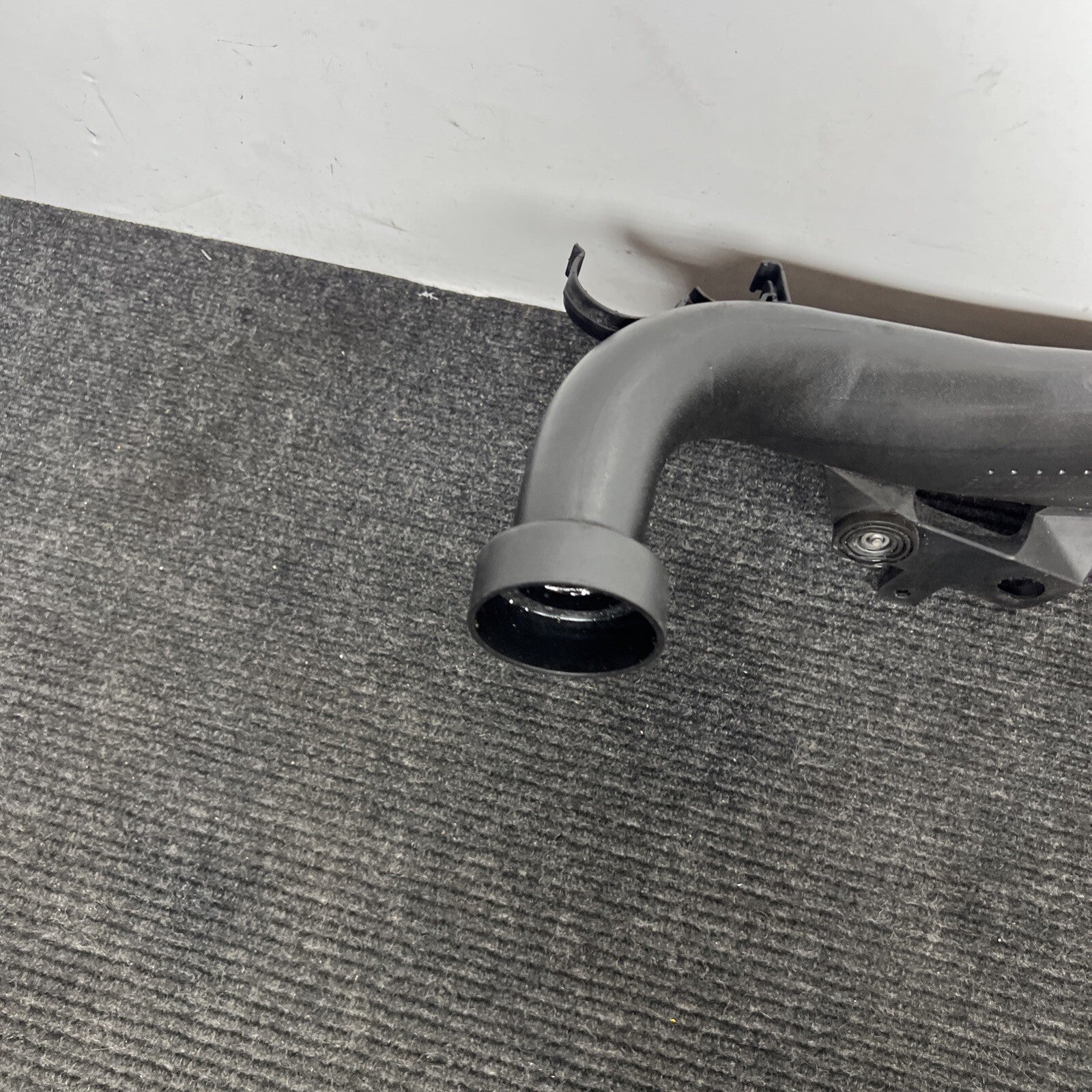 ☑️ BMW E60 E82 E90 E92 TURBO CHARGE AIR INDUCTION TUBE INTAKE PIPE OEM
