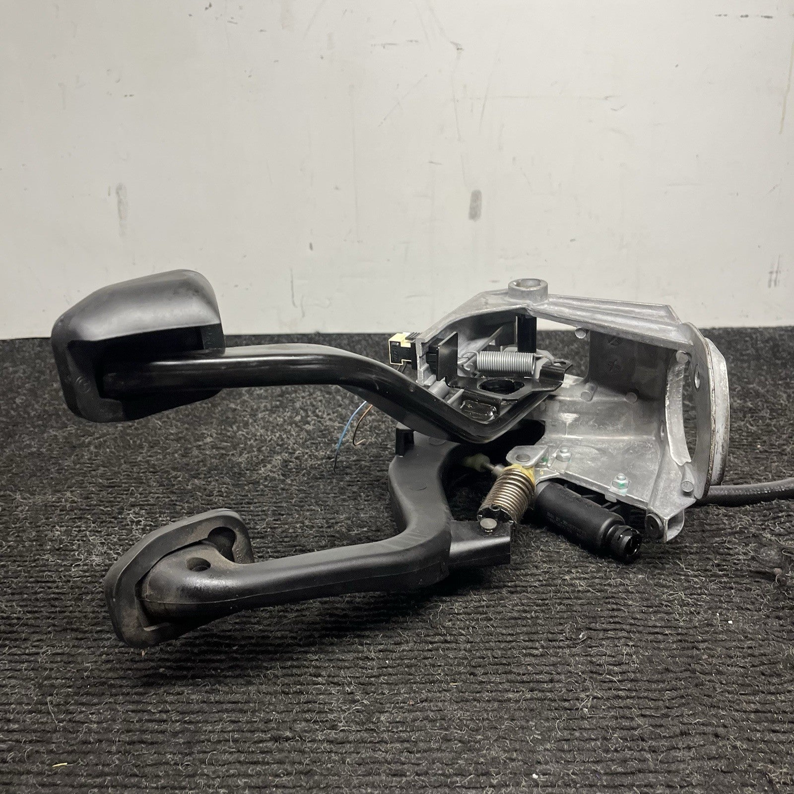 ☑️ BMW F30 F22 F32 F80 F82 MANUAL TRANSMISSION CLUTCH BRAKE PEDAL OEM W/ LINE