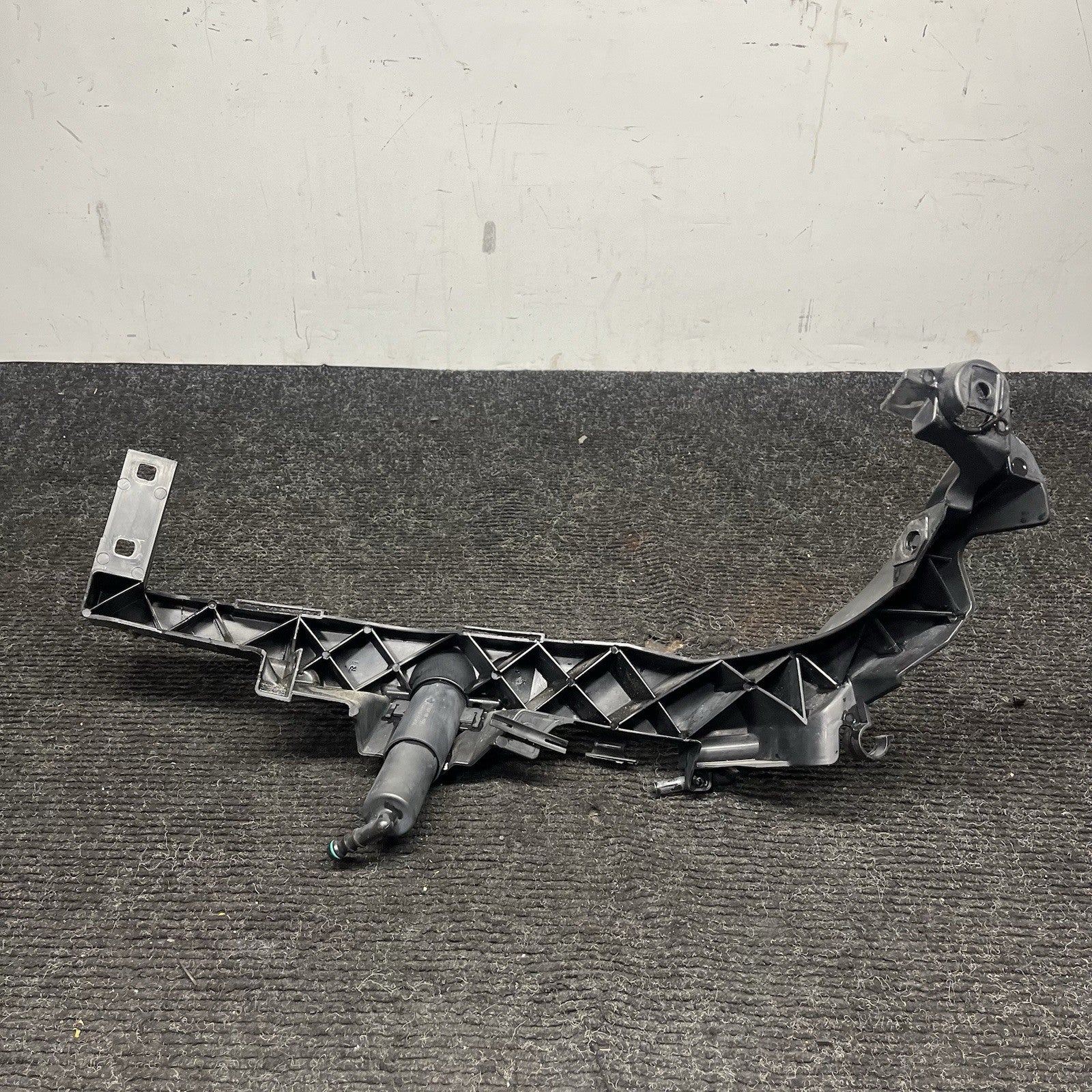 ☑️ 09-11 BMW E90 328i 335d Front Right Headlight Arm Bracket Mount 7138402 OEM