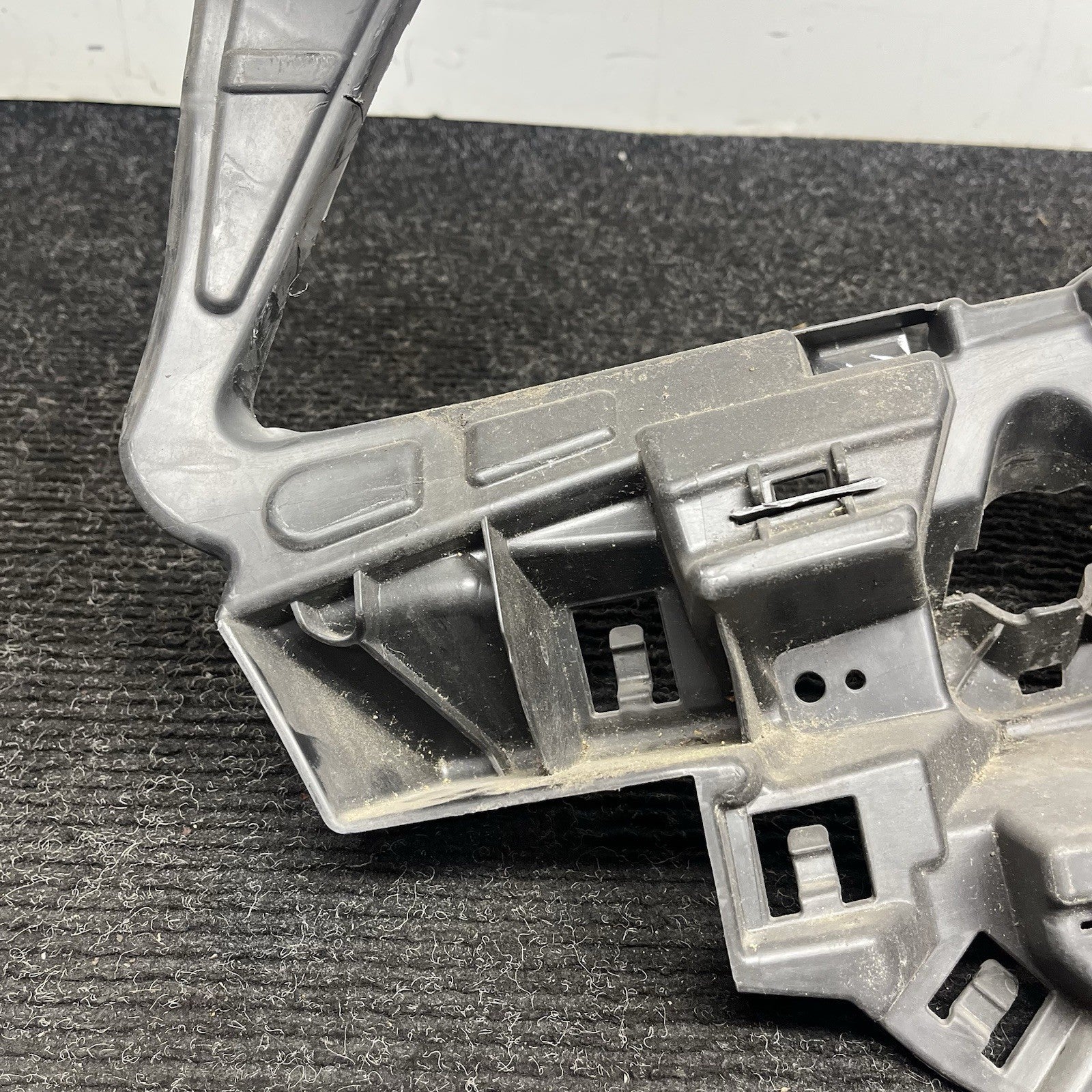 ☑️ 2011-2014 BMW X3 Front Driver Left Bumper Headlight Holder Mount Bracket OEM