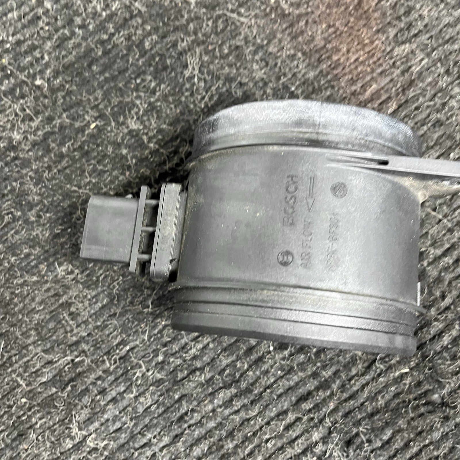 ☑️ BMW E90 335d E70 X5 3.0L L6 MAF Mass Air Flow Sensor Bosch 0281006147