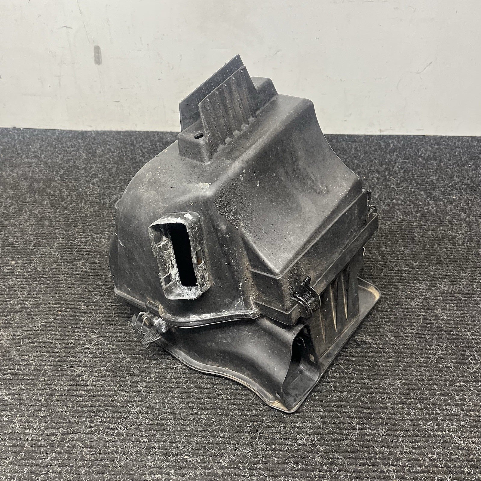 ☑️ 00-06 BMW E83 E46 330 X3 M54 Engine Air Intake Cleaner Box Assembly OEM