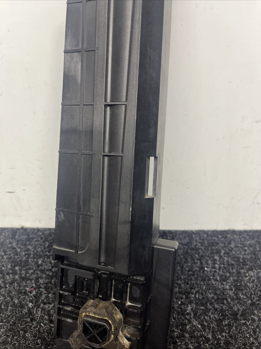 ☑️ OEM BMW F22 F30 F32 F36 328 335 Main Radiator Right Bracket Mount 7600537