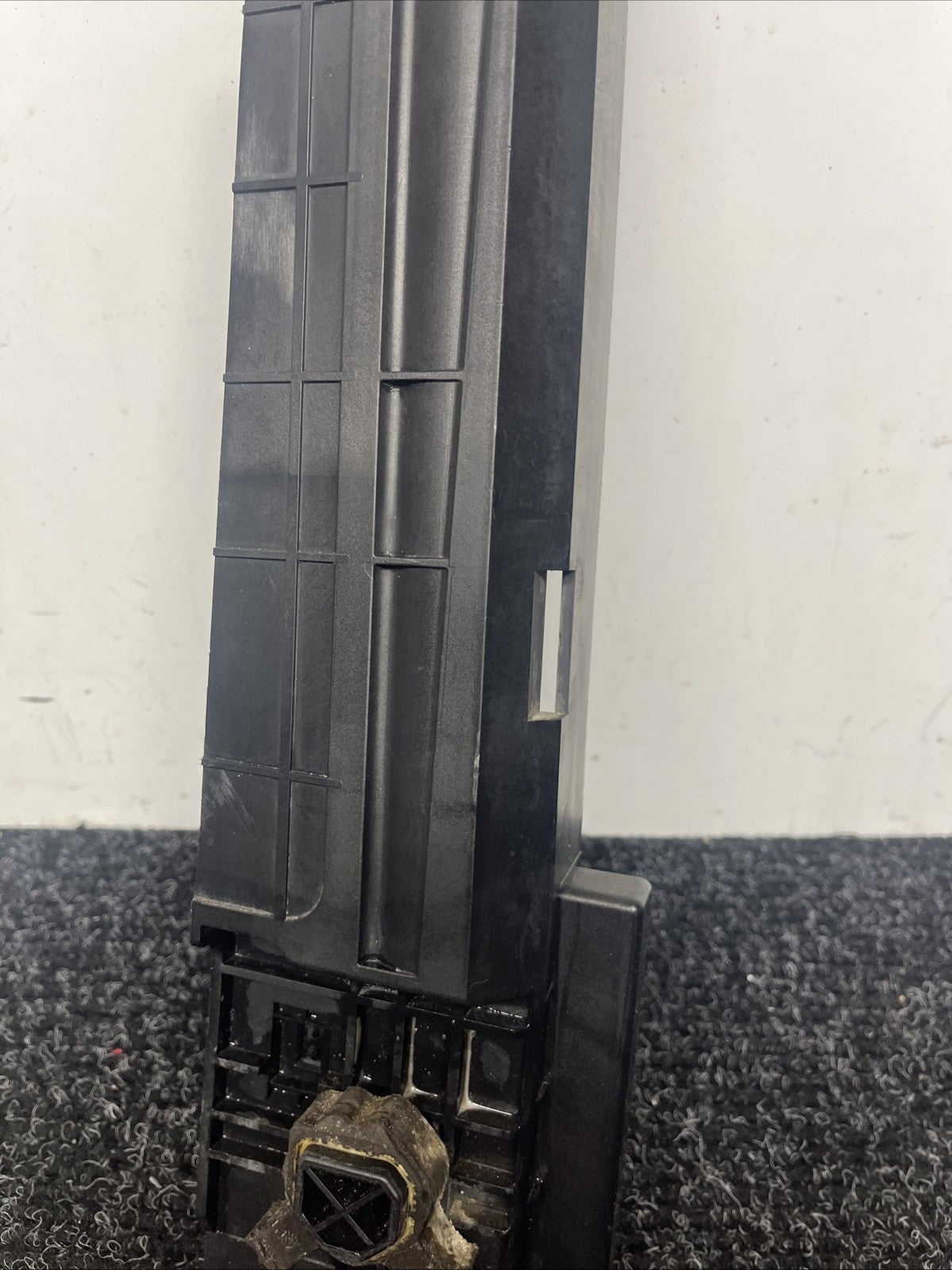 ☑️ OEM BMW F22 F30 F32 F36 328 335 Main Radiator Right Bracket Mount 7600537