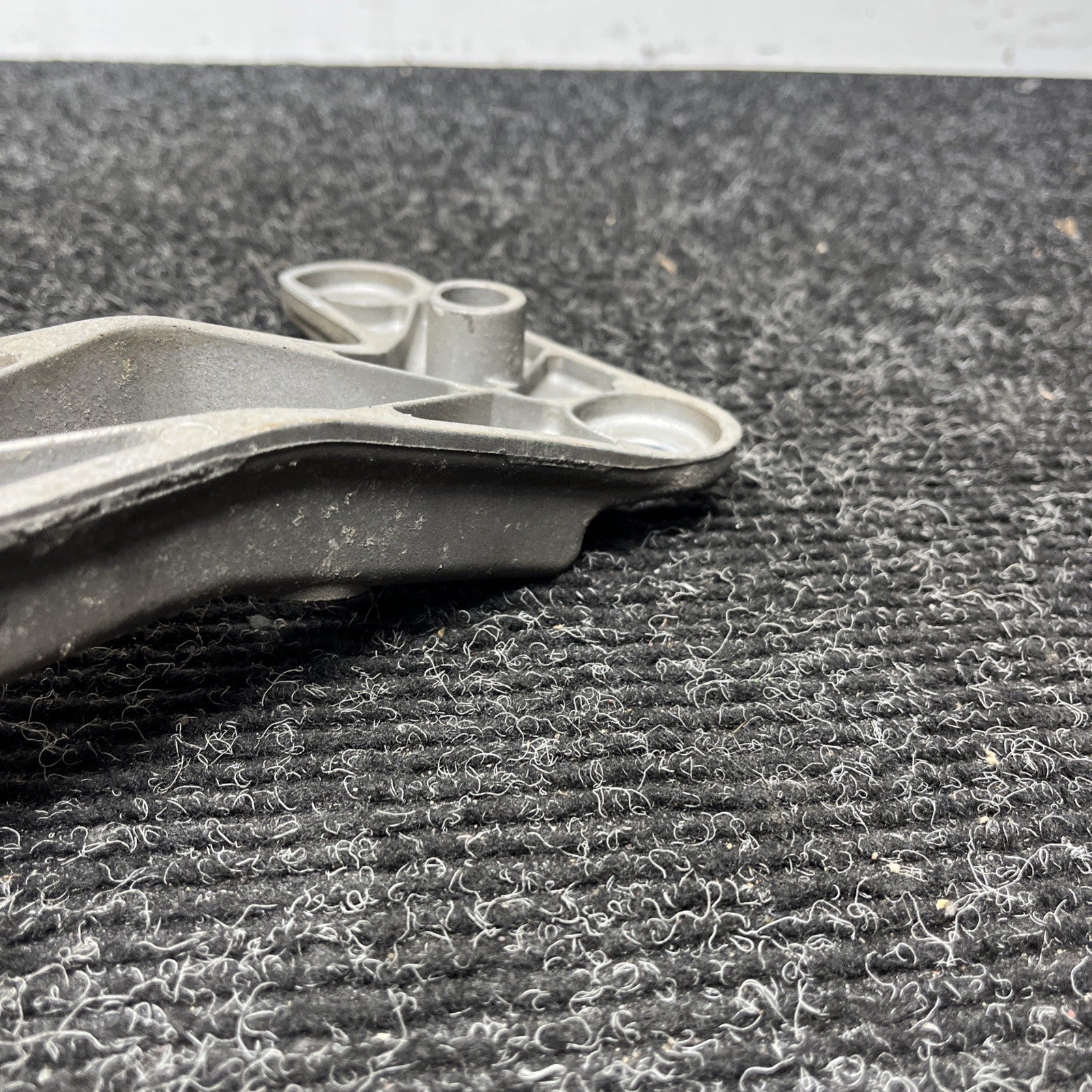 ☑️ BMW E90 E92 1/3 Series Auto Transmission Gearbox Support Mount Bracket OEM