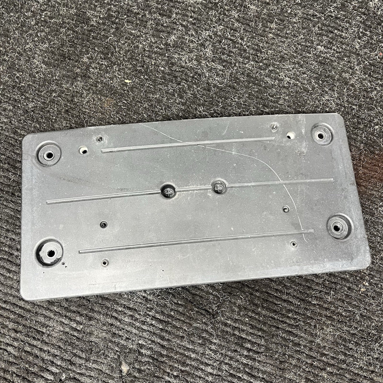 ☑️ 12-15 BMW F30 320I 328D 328I 335I Front Bumper License Plate Mounting Bracket