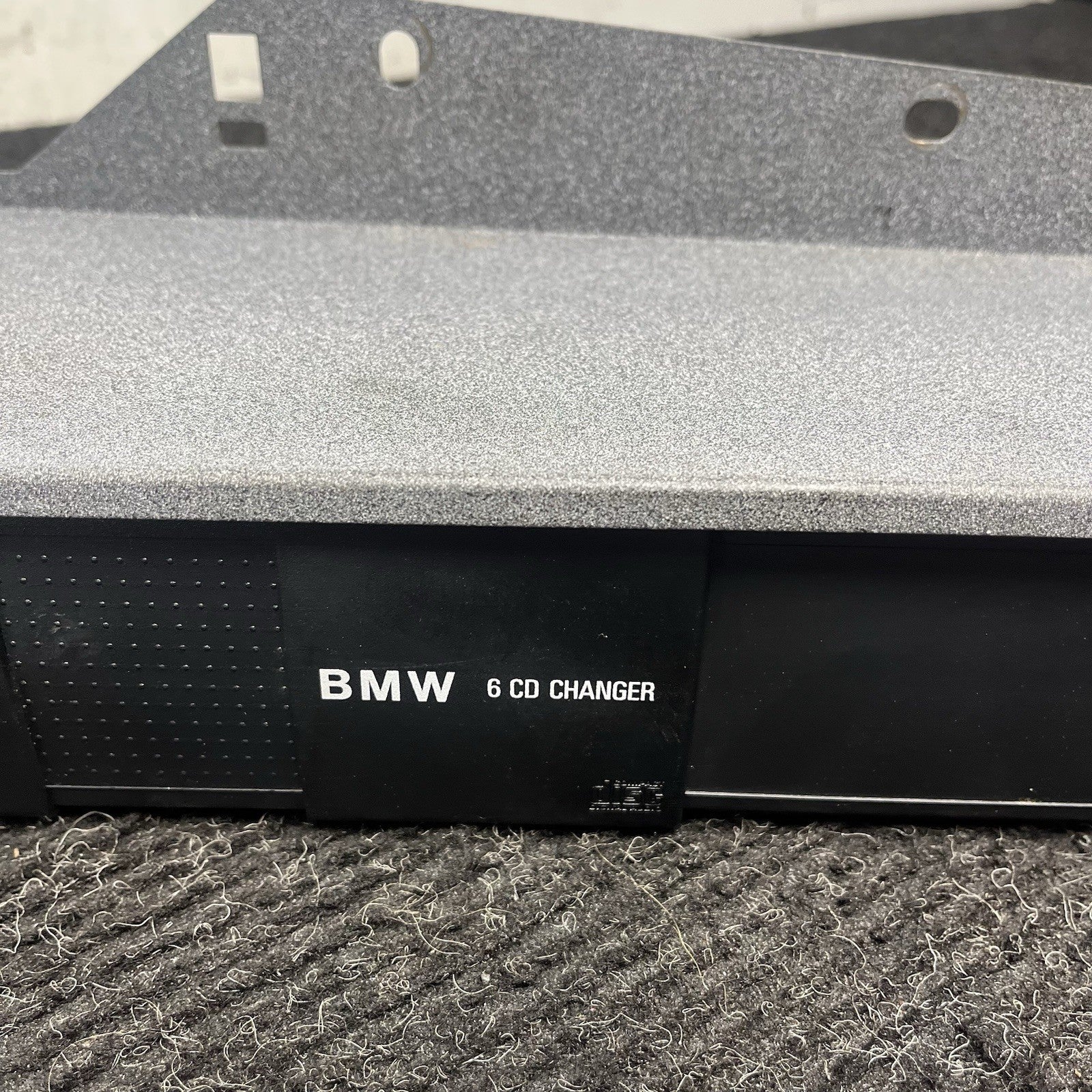 ☑️ BMW E36 328i 323i M3 1995-2003 OEM 6 CD Changer 82111469404