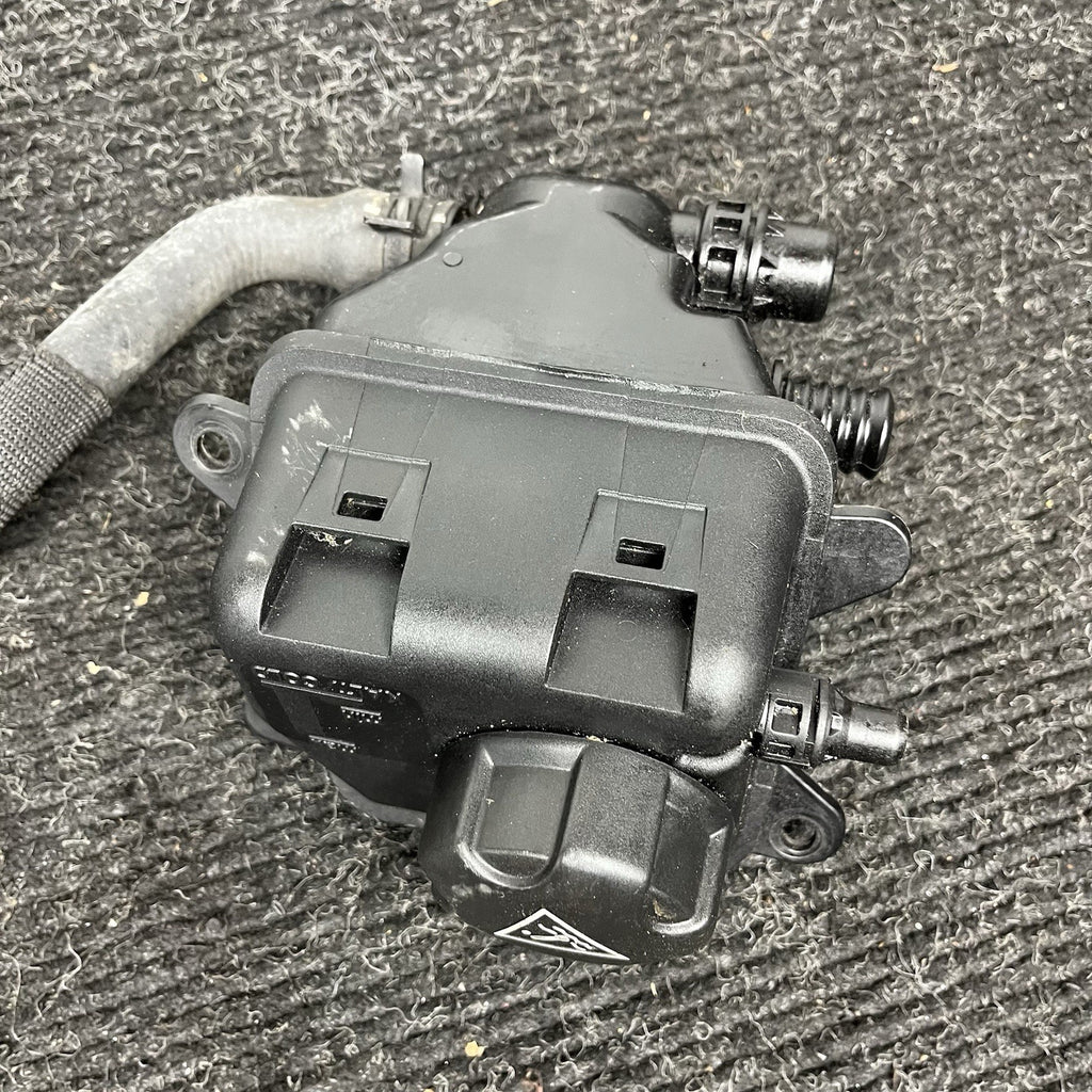 ☑️ F01 F06 F10 F12 N63 Engine Intercooler Coolant Reservoir Expansion Tank OEM