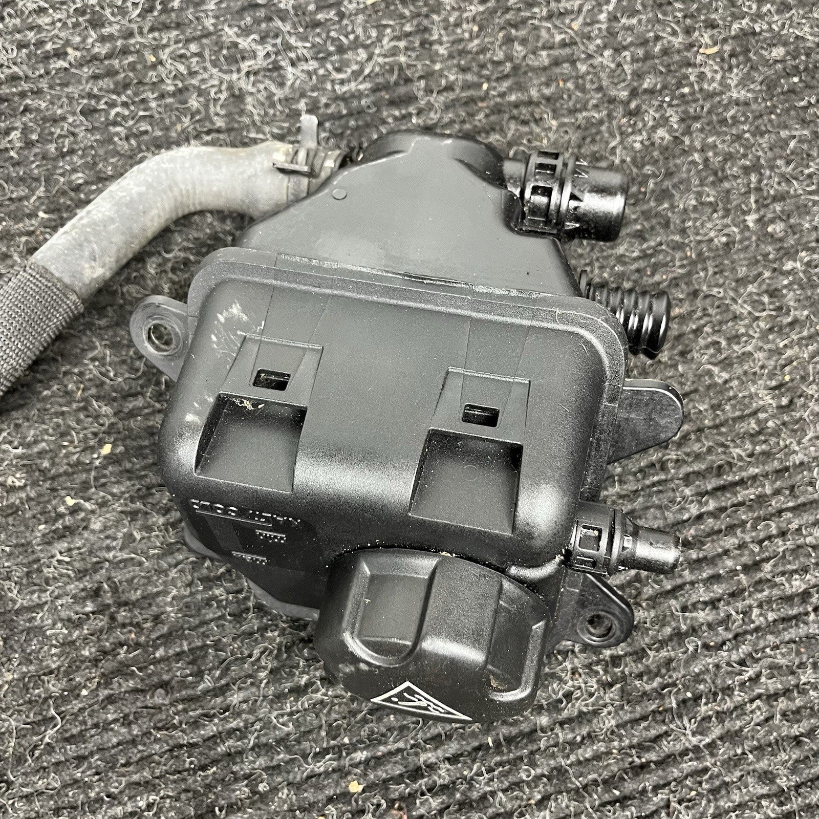 ☑️ F01 F06 F10 F12 N63 Engine Intercooler Coolant Reservoir Expansion Tank OEM