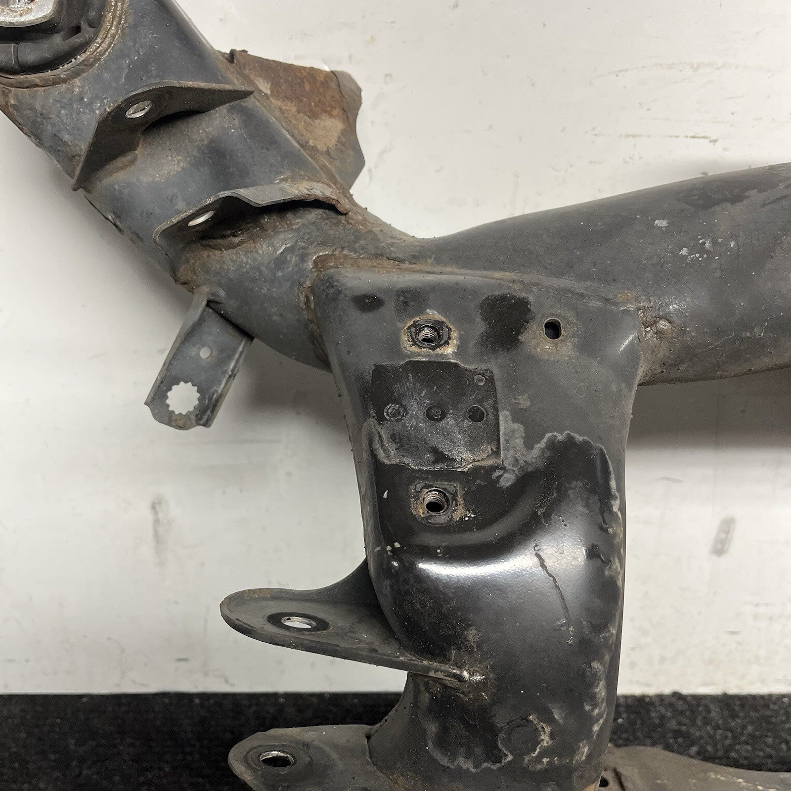☑️ 07-13 BMW E90 E92 E93 335I Rear Axle Subframe Crossmember Cradle Carrier OEM
