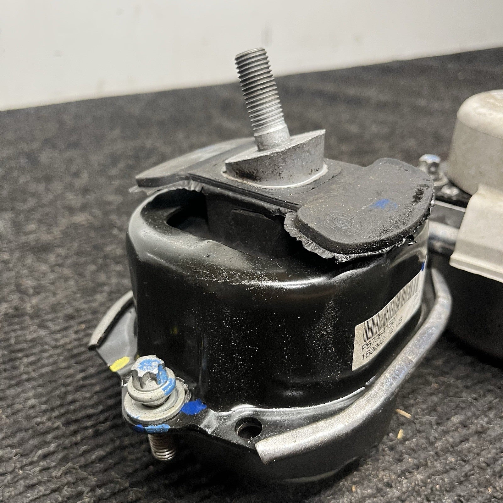 ☑️10-19 BMW E70 E71 X5 X6 XDRIVE35I Front Engine Motor Mount Bracket 6780260 OEM