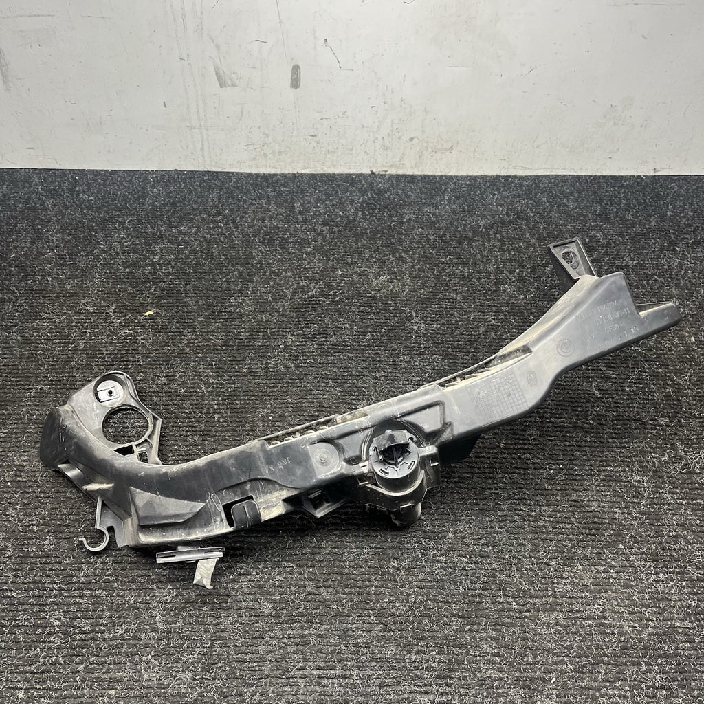 ☑️ 07-10 OEM BMW E92 E93 328 335 Right Passenger Headlight Bracket Carrier Mount