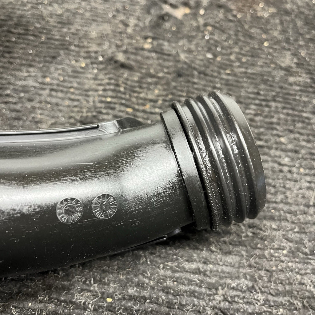 ☑️ 11-13 BMW E70 X5 N55 ENGINE LOWER AIR INTAKE TUBE HOSE PIPE DUCT OEM