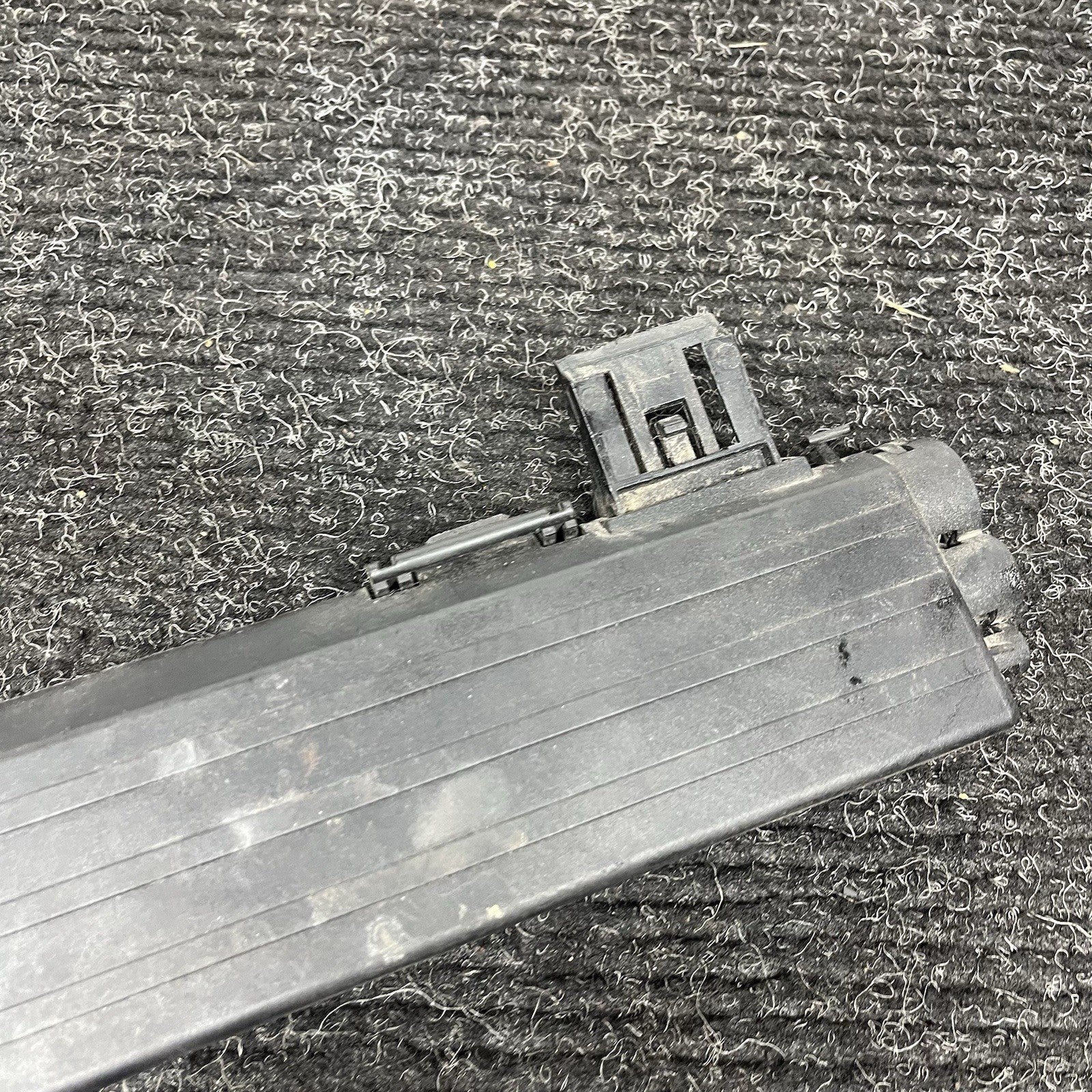 ☑️ 07-13 BMW 335i E92 E90 E93 Over Engine Upper Cable Duct Cover Channel 7532269