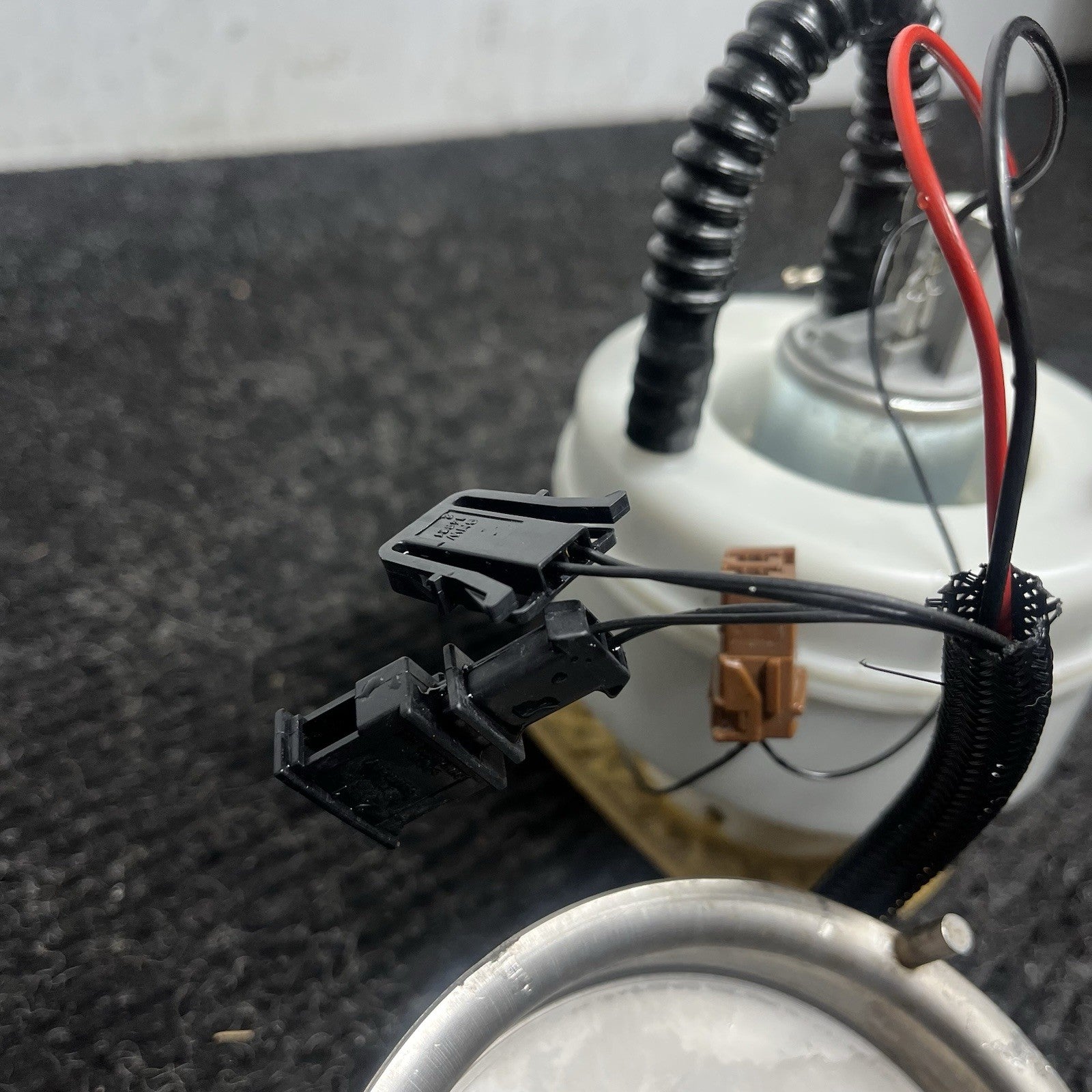 ☑️ 2007-2013 BMW 328i N51 E90 GENUINE OEM FUEL PUMP N51B30A 16147194207 7194207