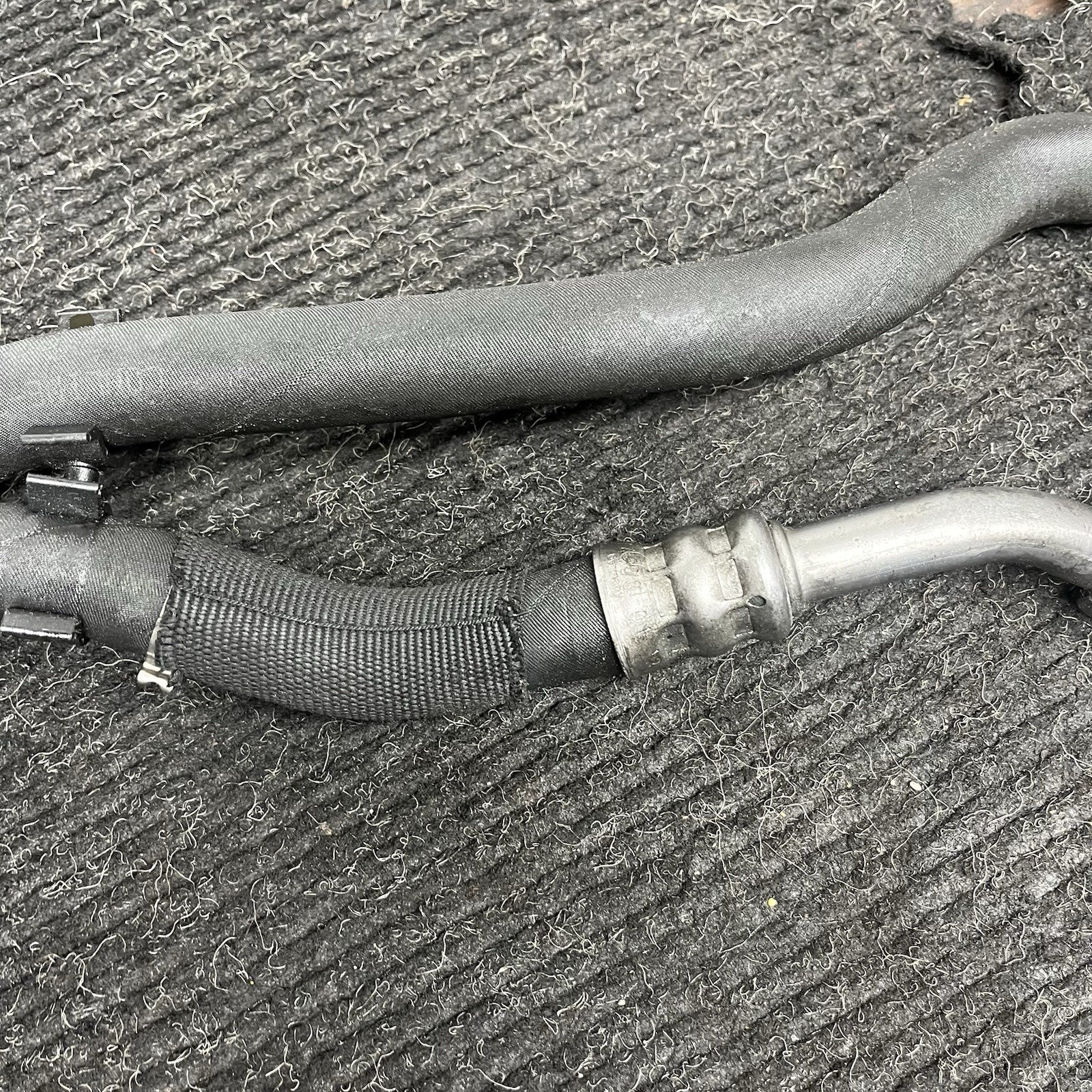 ☑️ 07-11 BMW E82 E88 E90 E92 135I 335I ENGINE OIL COOLER COOLING LINES HOSE PAIR