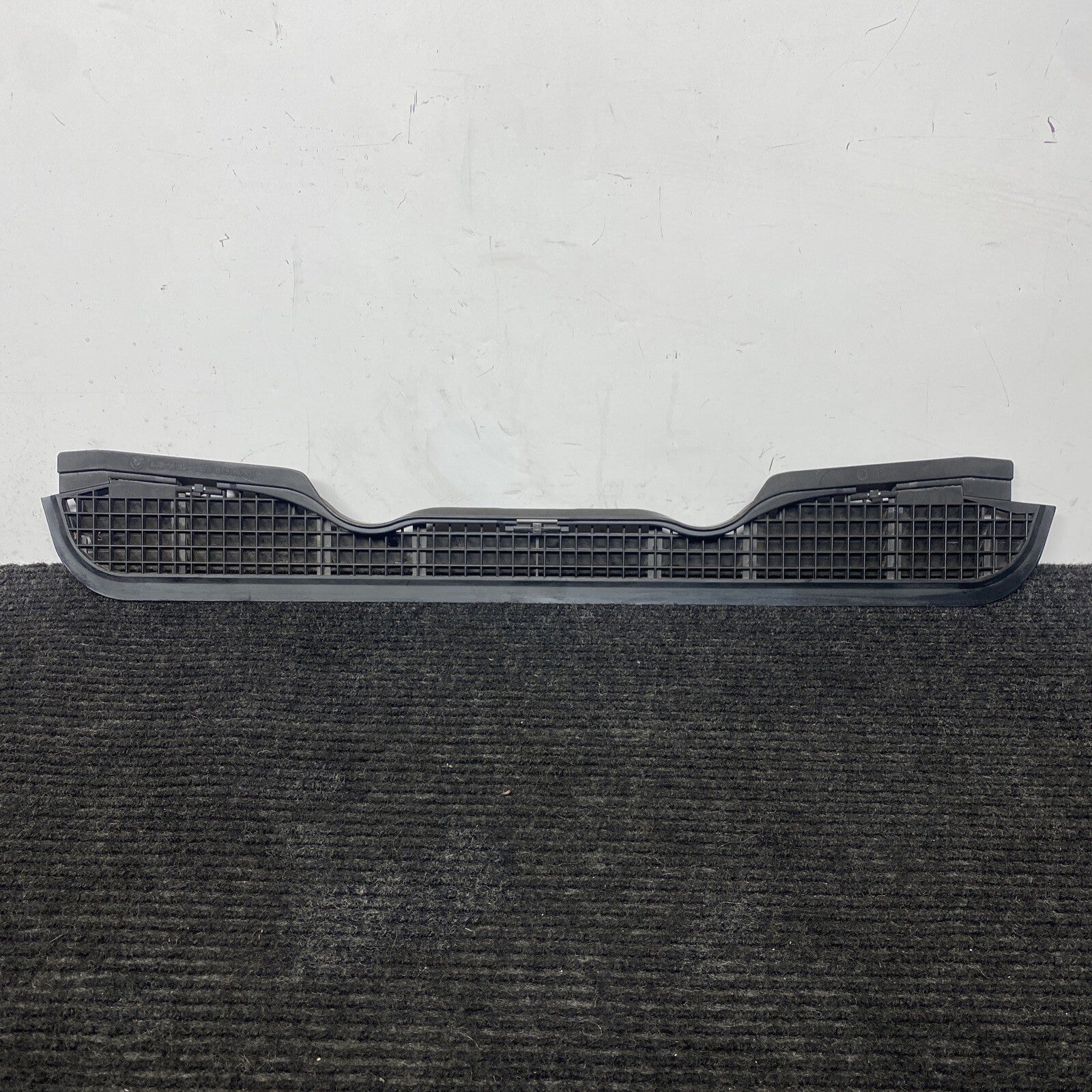 ☑️1991-1999 BMW E36 3 Series Exterior Hood Center Bonnet Cowl Grille OEM 1977679