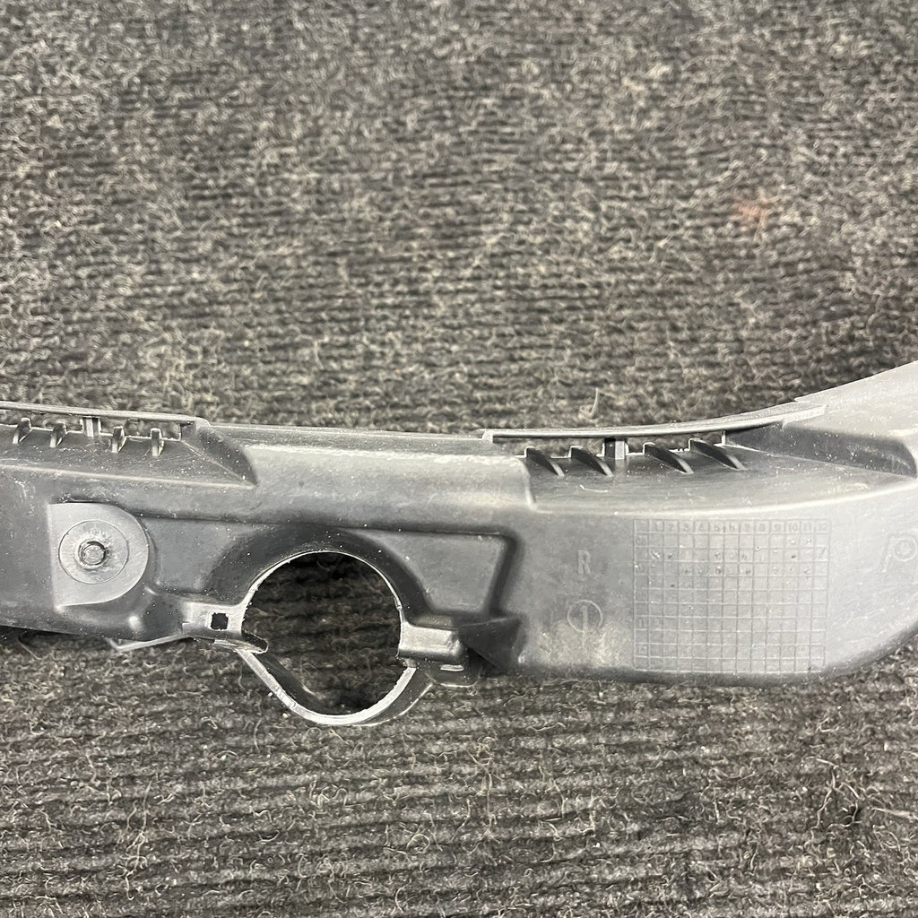 ☑️ 07-10 OEM BMW E92 E93 328 335 Right Passenger Headlight Bracket Carrier Mount