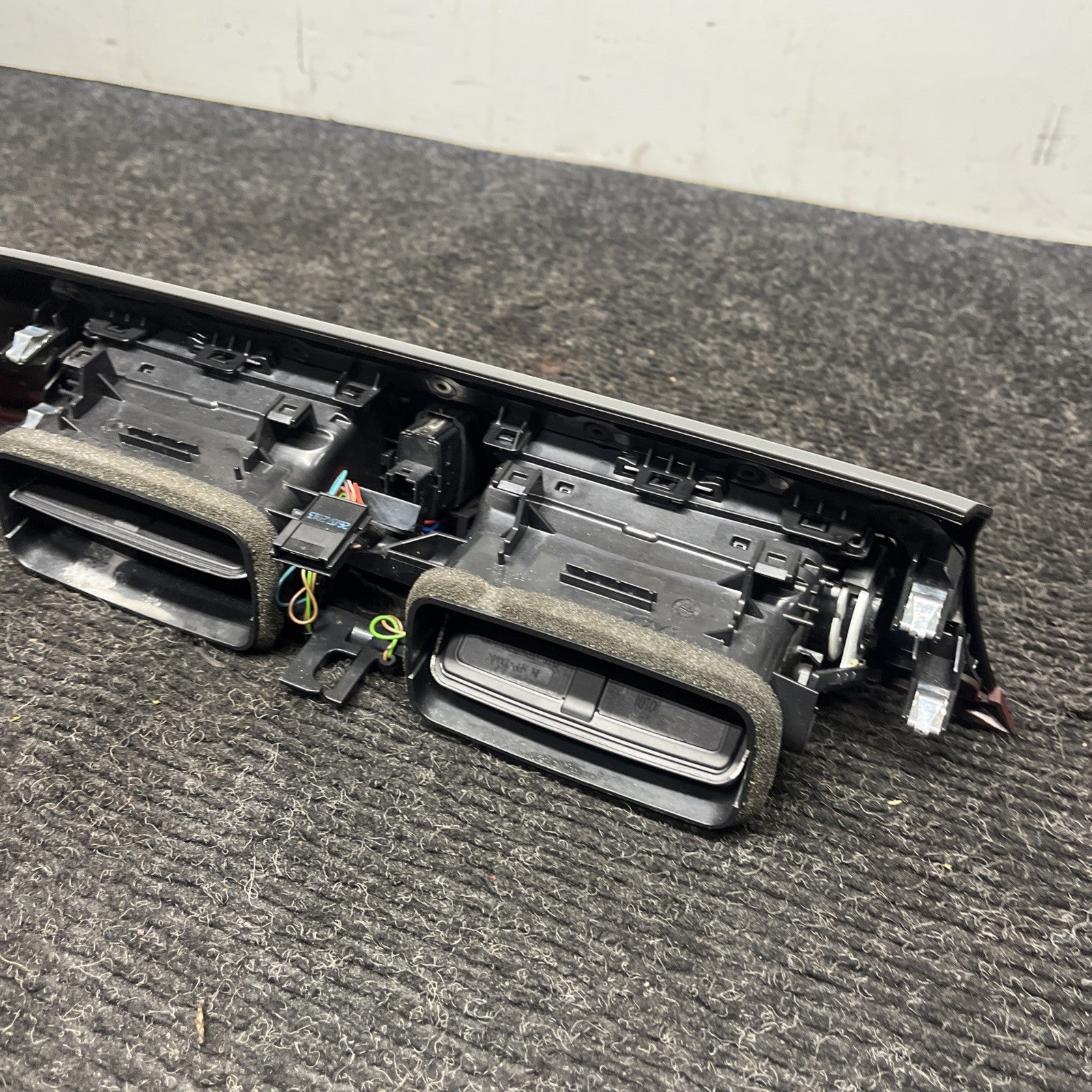 ☑️ 2012-2018 BMW 328i 335i 428i 435i Dash AC Air Vent Center Trim OEM