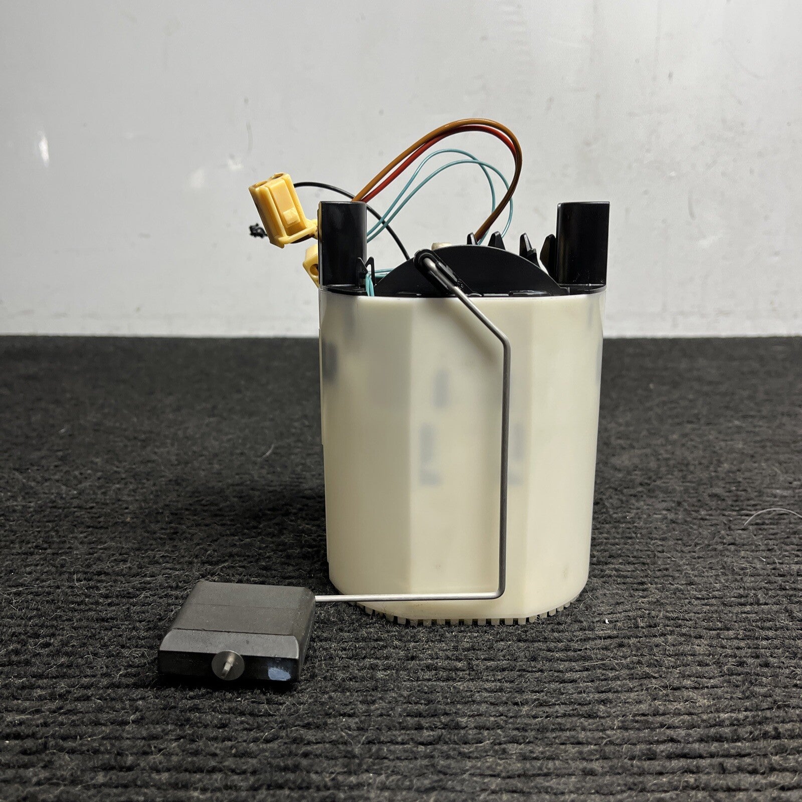 ☑️ 06-13 BMW76k E90 E84 E82 E88 E92 135i 335i X1 Right Fuel Pump Assembly OEM