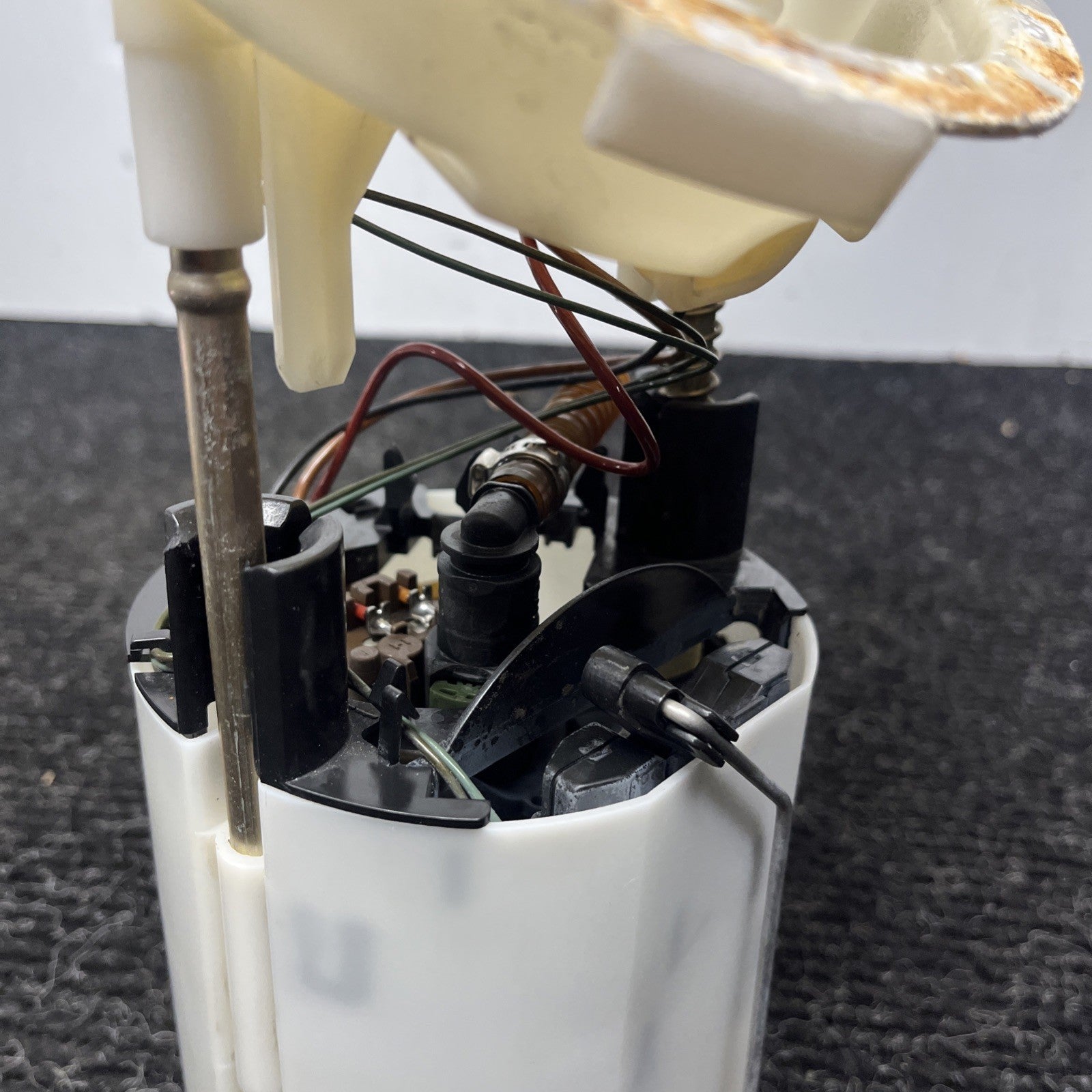 ☑️ 06-13 BMW E82 E88 E90 E91 E92 E93 128I 135I 328I 335I Fuel Pump Sending OEM