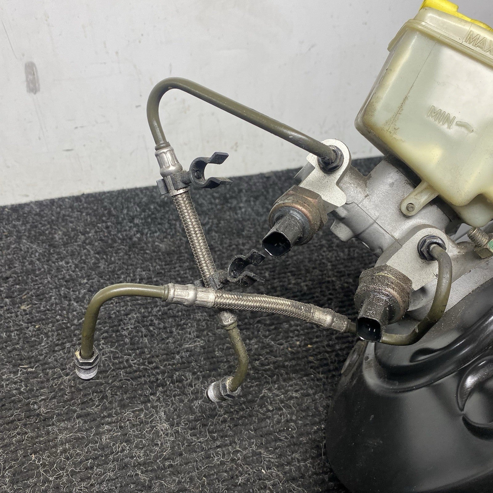 ☑️ 03-08 BMW Z4 E85 E86 Brake Booster Master Cylinder Reservoir OEM 6756800