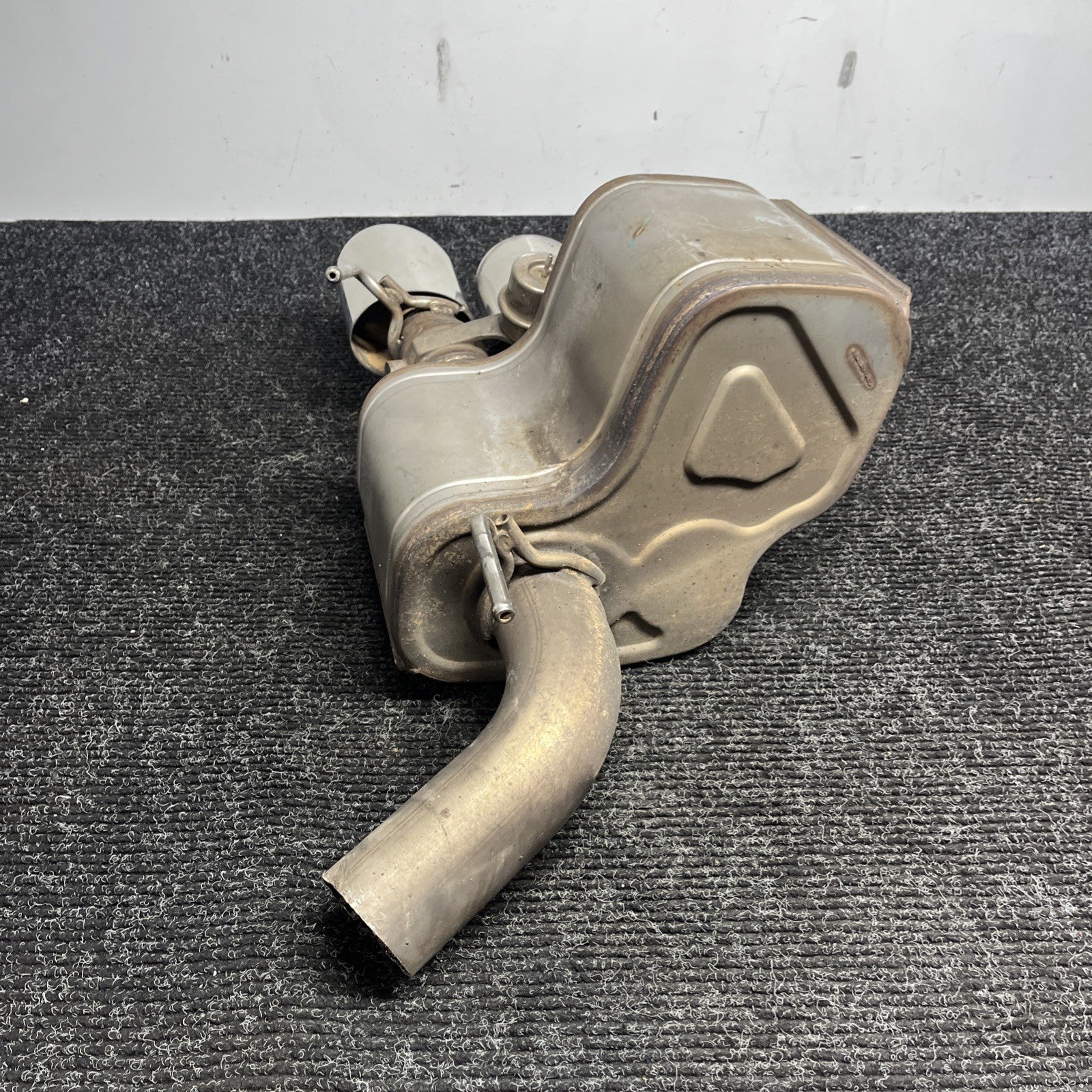 ☑️ 14-19 Ghibli 3.0L Motor Engine Passenger Side Right Exhaust Muffler OEM
